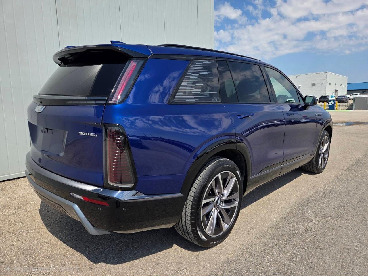 2026 Cadillac VISTIQ AWD 4dr Sport Photo