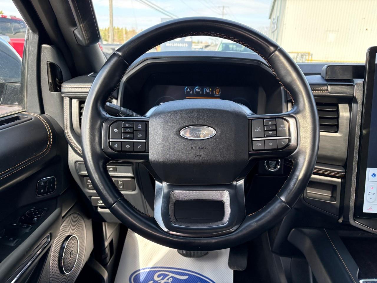 2022 Ford Expedition Platinum Max 4X4 Photo