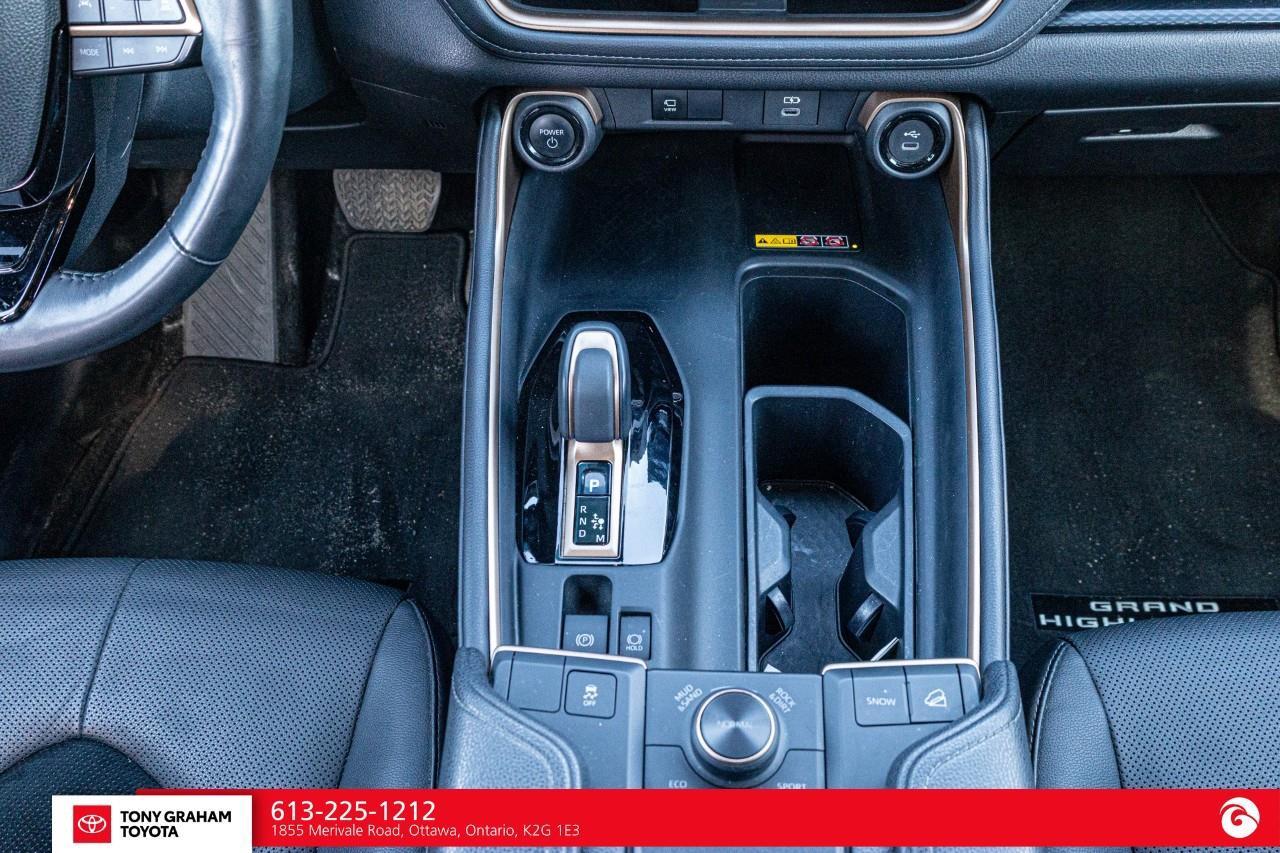 2024 Toyota Grand Highlander Hybrid Platinum Photo