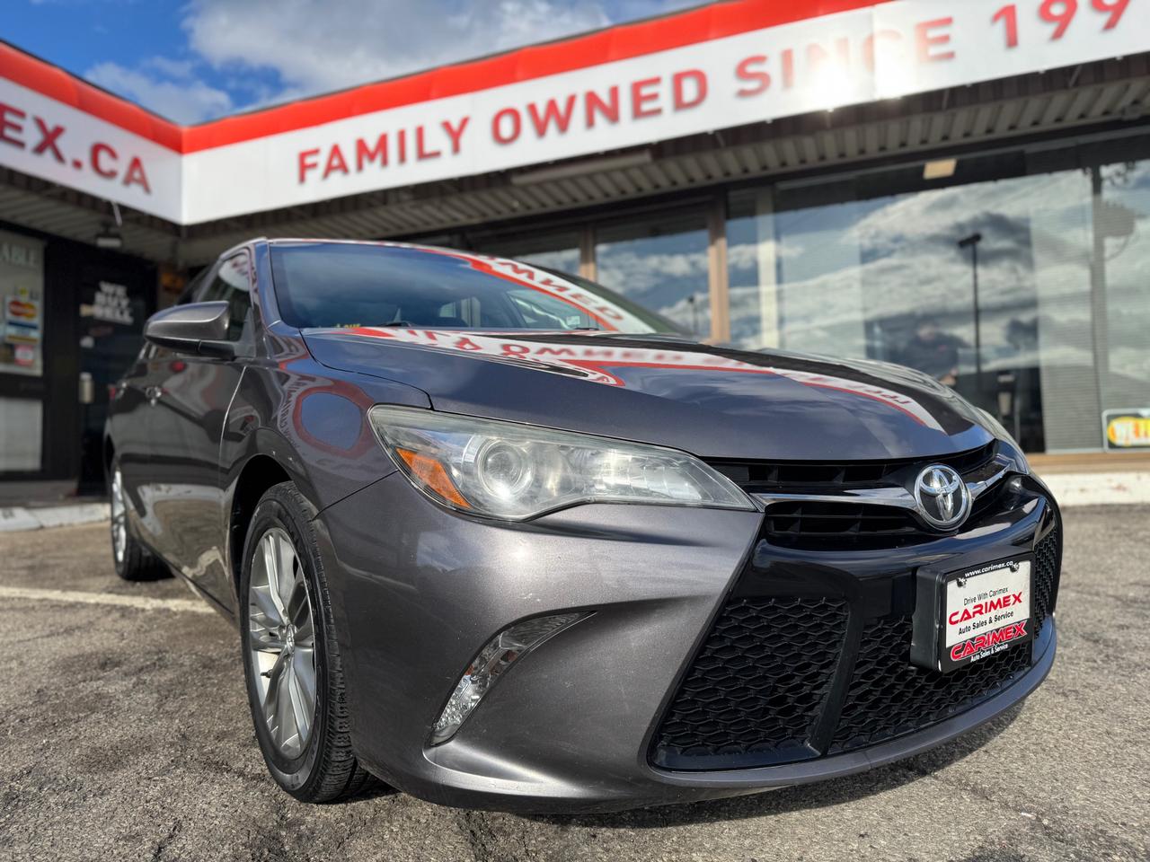 2015 Toyota Camry SE LOW KMS | FLORIDA CAR | EXCELLENT UNDERCARRIAGE Photo