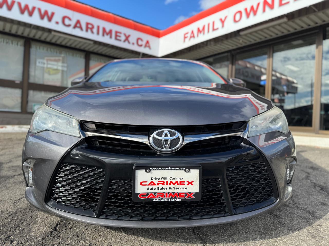 2015 Toyota Camry SE LOW KMS | FLORIDA CAR | EXCELLENT UNDERCARRIAGE Photo