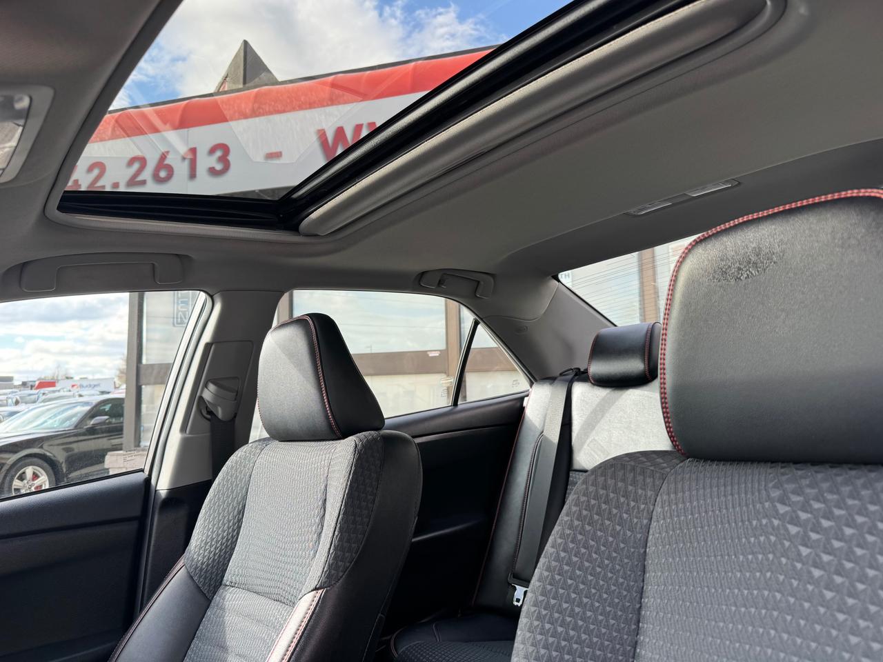 2015 Toyota Camry SE LOW KMS | FLORIDA CAR | EXCELLENT UNDERCARRIAGE Photo
