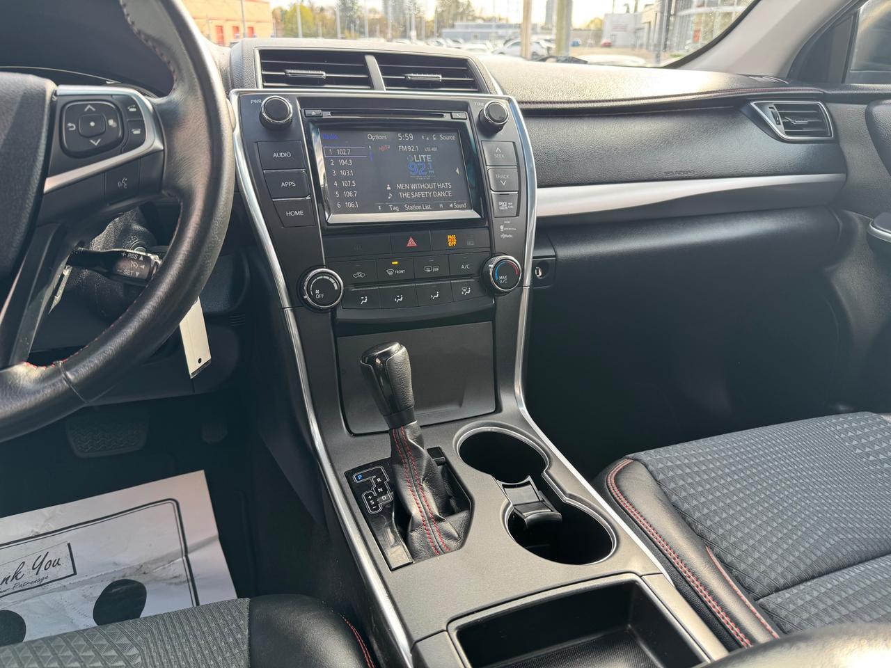 2015 Toyota Camry SE LOW KMS | FLORIDA CAR | EXCELLENT UNDERCARRIAGE Photo