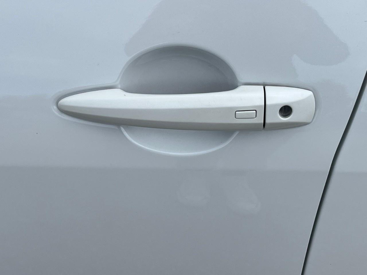 2021 Nissan Sentra SR Manual Photo