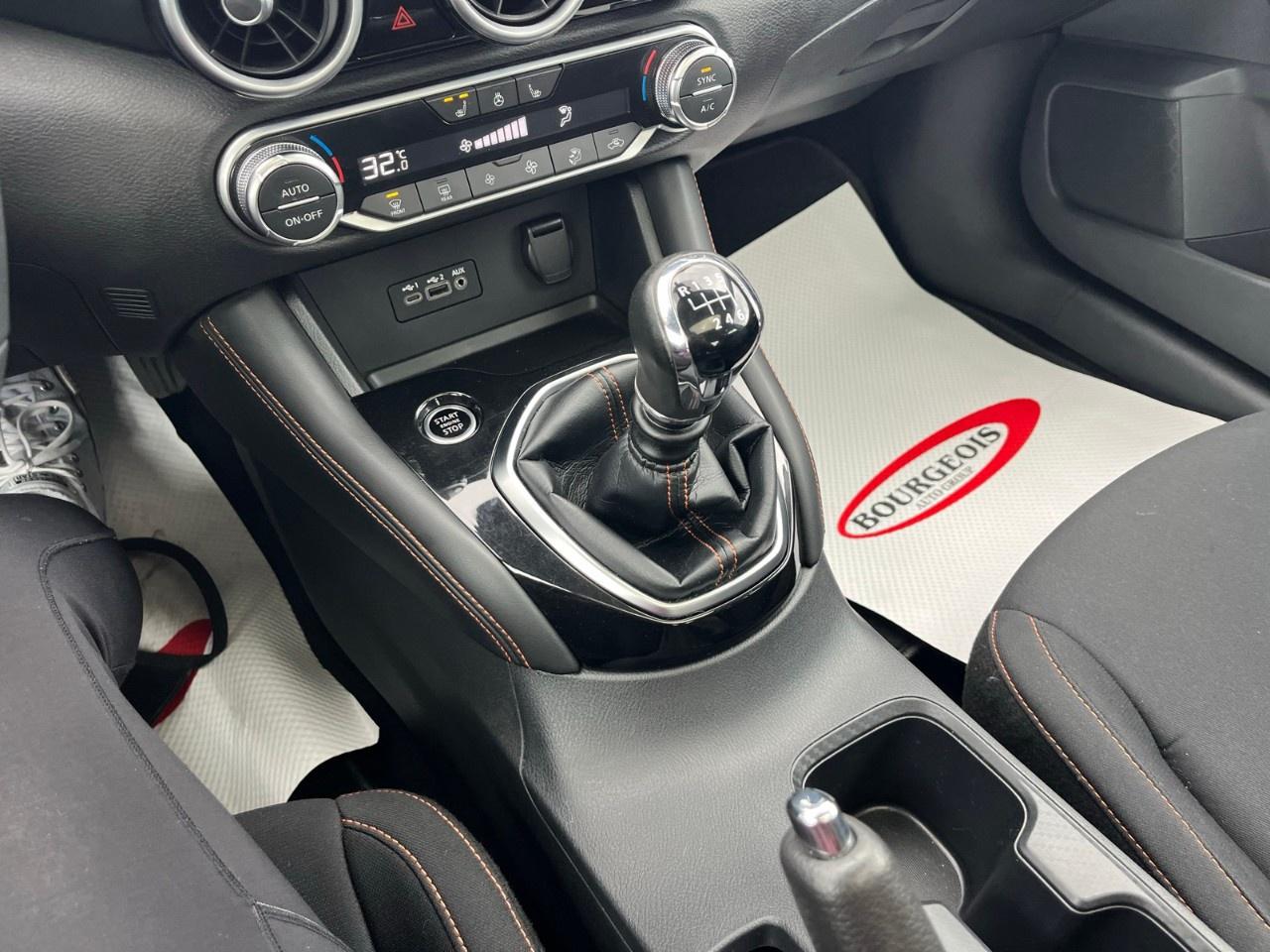 2021 Nissan Sentra SR Manual Photo