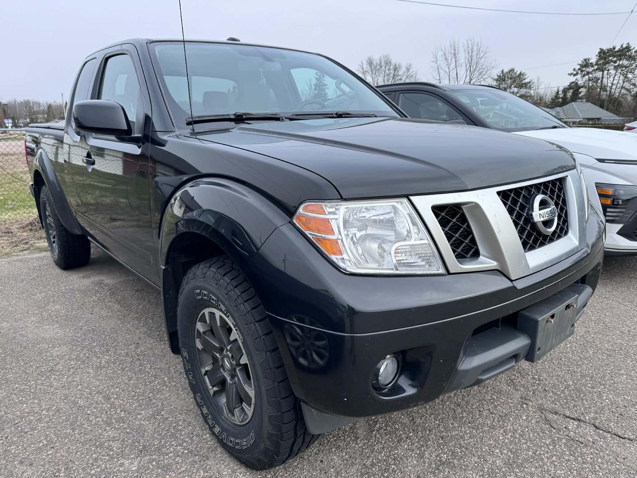 2017 Nissan Frontier Pro-4X Photo2