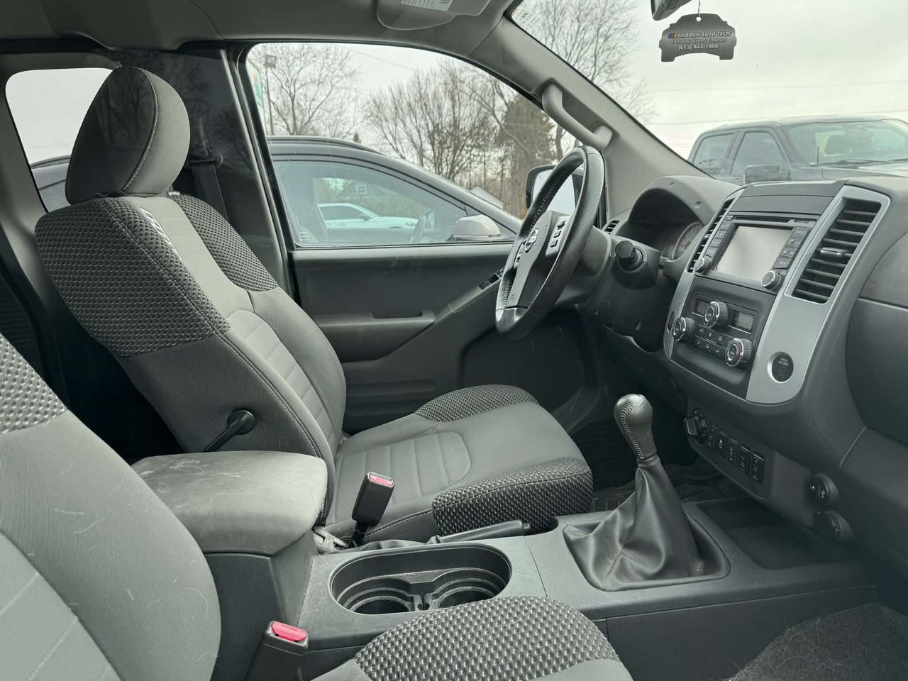 2017 Nissan Frontier Pro-4X Photo1