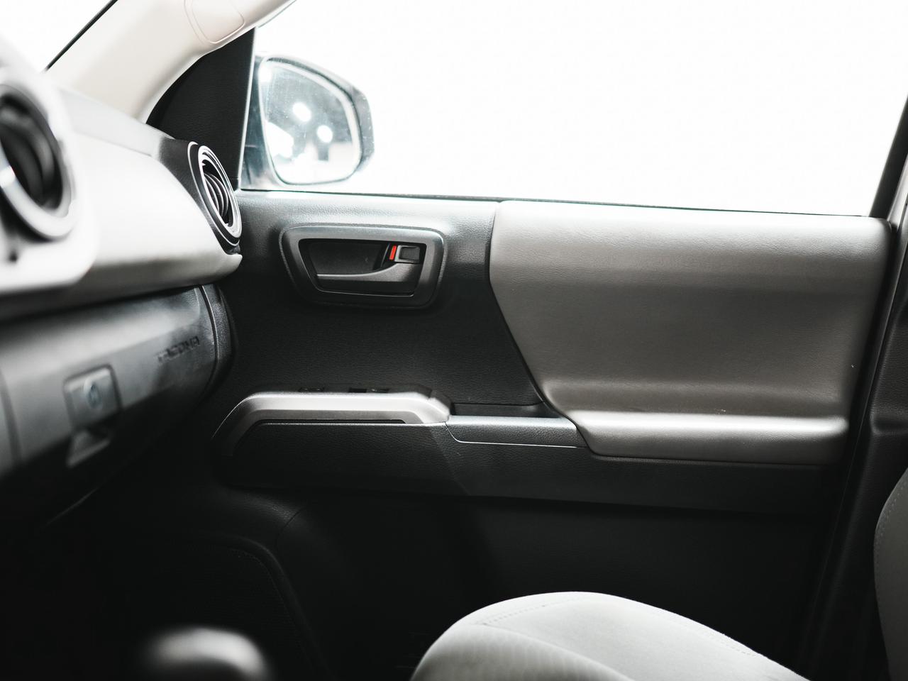 2018 Toyota Tacoma DOUBLE CAB | SR5 | BLUETOOTH Photo