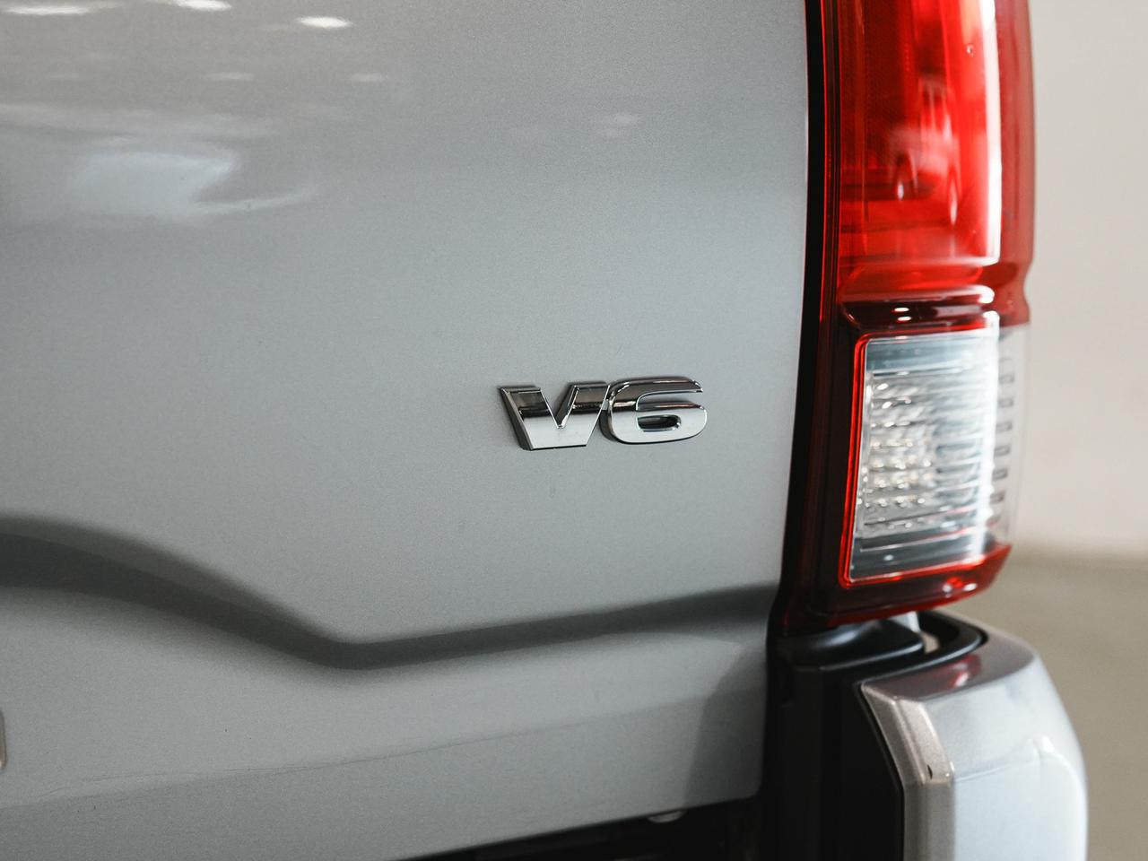 2018 Toyota Tacoma DOUBLE CAB | SR5 | BLUETOOTH Photo