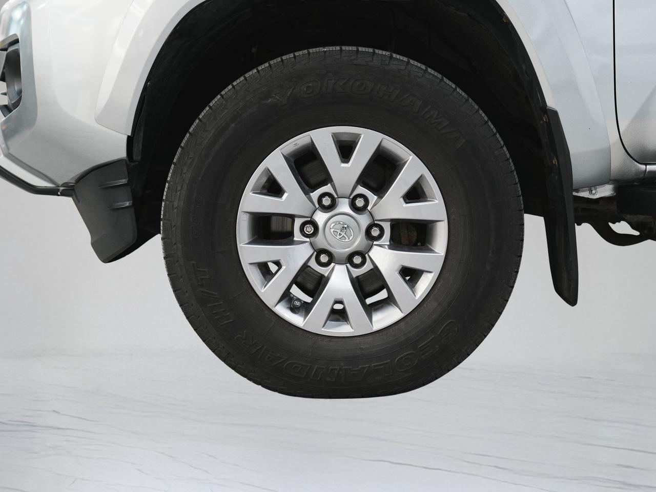 2018 Toyota Tacoma DOUBLE CAB | SR5 | BLUETOOTH Photo