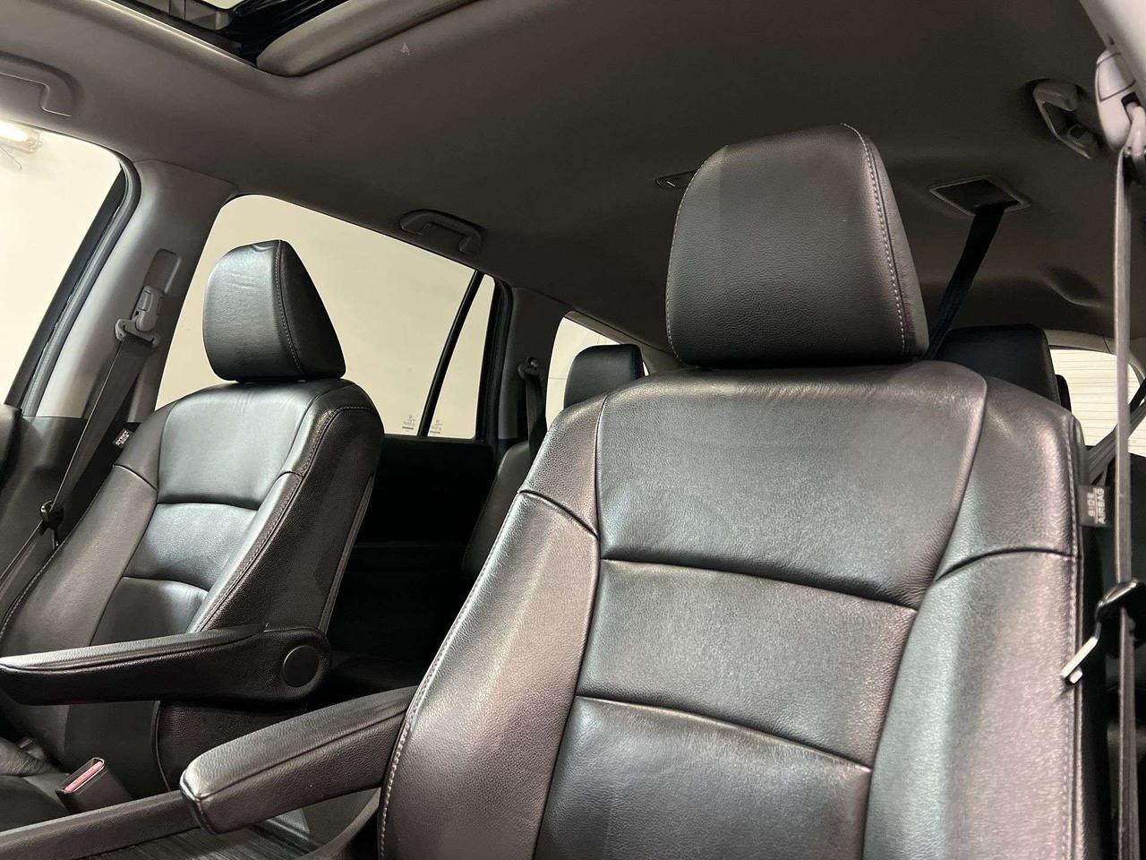 2017 Honda Pilot EX-L NAVI AWD | 8-PASS| LEATHER |SUNROOF | CARPLAY Photo