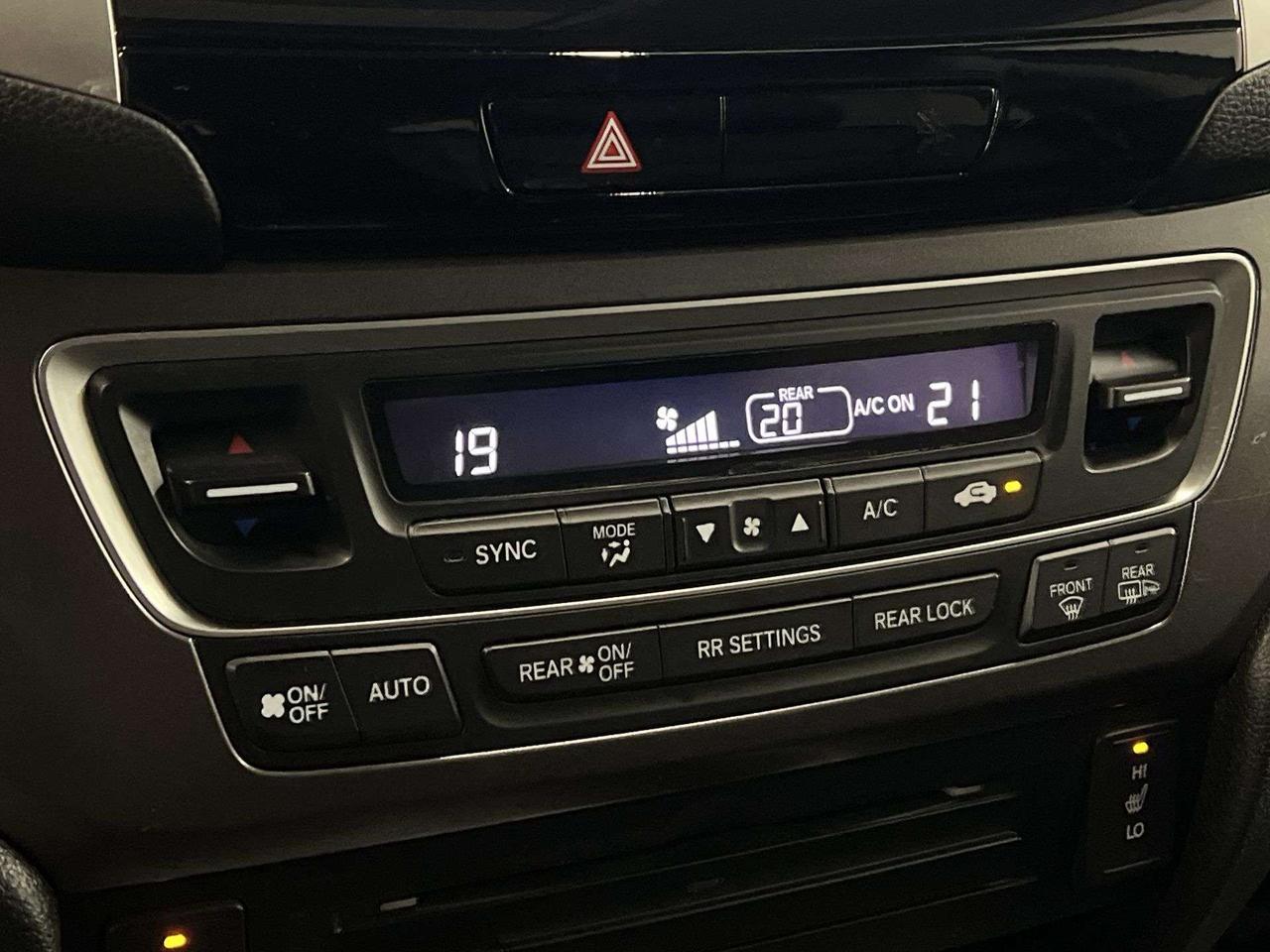 2017 Honda Pilot EX-L NAVI AWD | 8-PASS| LEATHER |SUNROOF | CARPLAY Photo