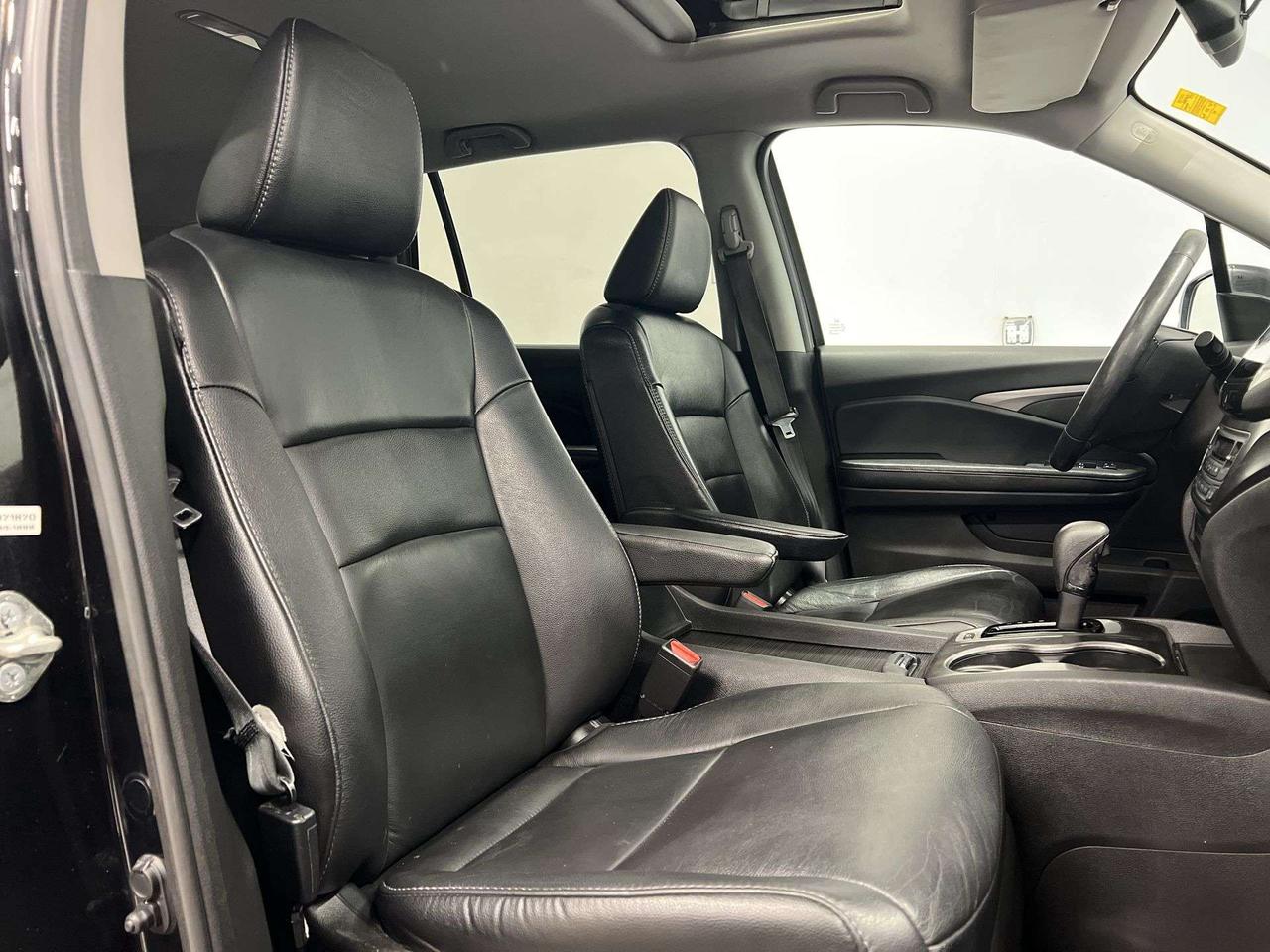 2017 Honda Pilot EX-L NAVI AWD | 8-PASS| LEATHER |SUNROOF | CARPLAY Photo