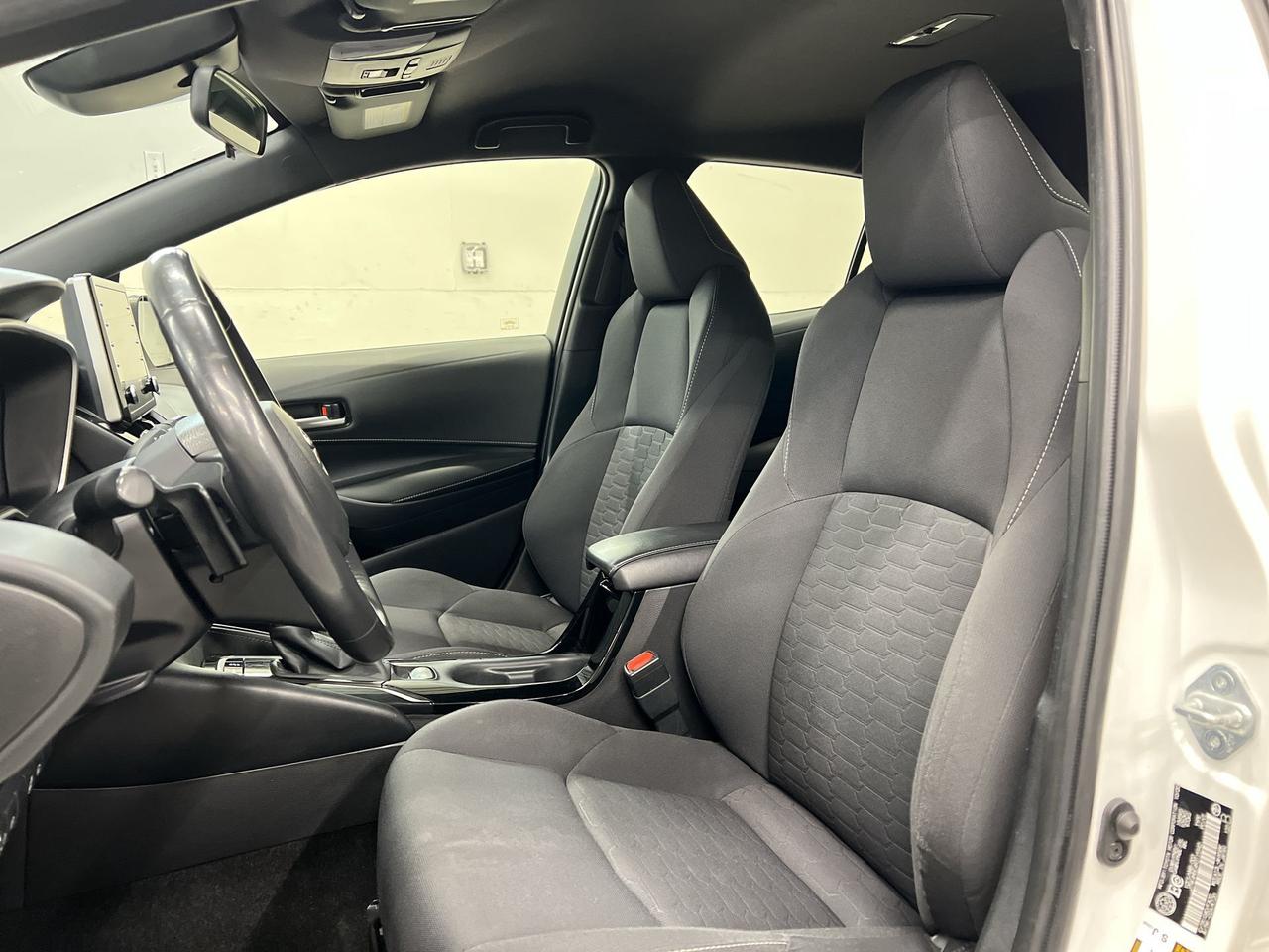 2021 Toyota Corolla SE NIGHTSHADE | HATCH | HTD SEATS | CARPLAY | Photo