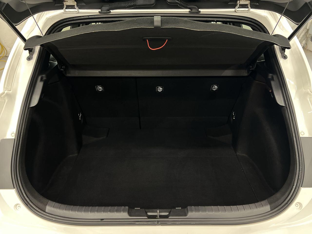 2021 Toyota Corolla SE NIGHTSHADE | HATCH | HTD SEATS | CARPLAY | Photo