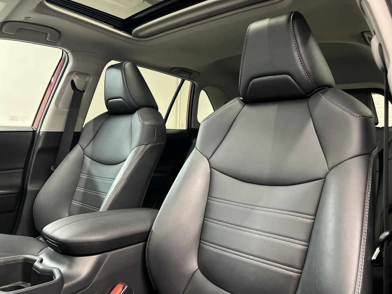 2023 Toyota RAV4 XLE PREMIUM AWD | HTD LEATHER | SUNROOF | CARPLAY Photo