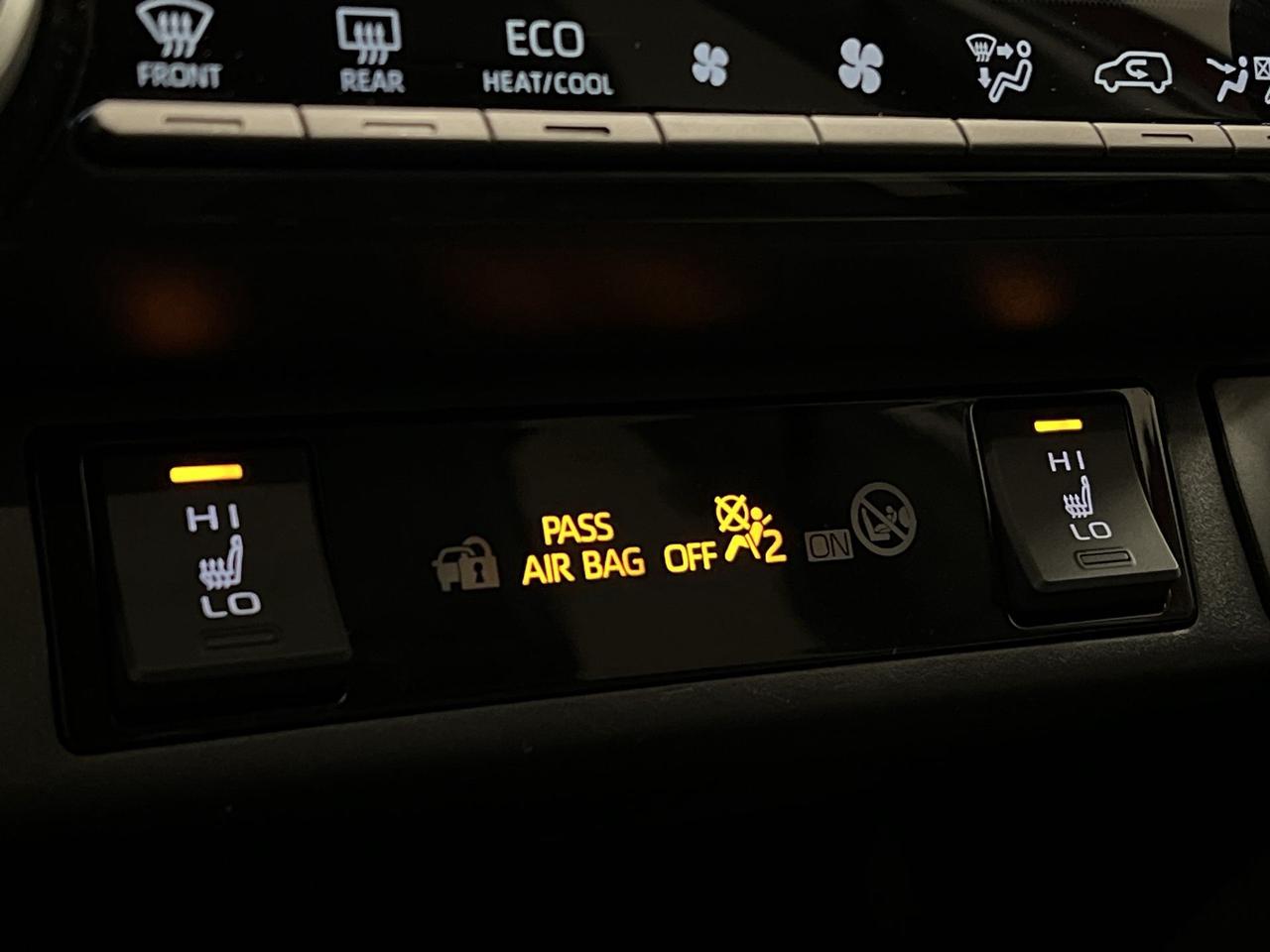 2023 Toyota RAV4 XLE PREMIUM AWD | HTD LEATHER | SUNROOF | CARPLAY Photo