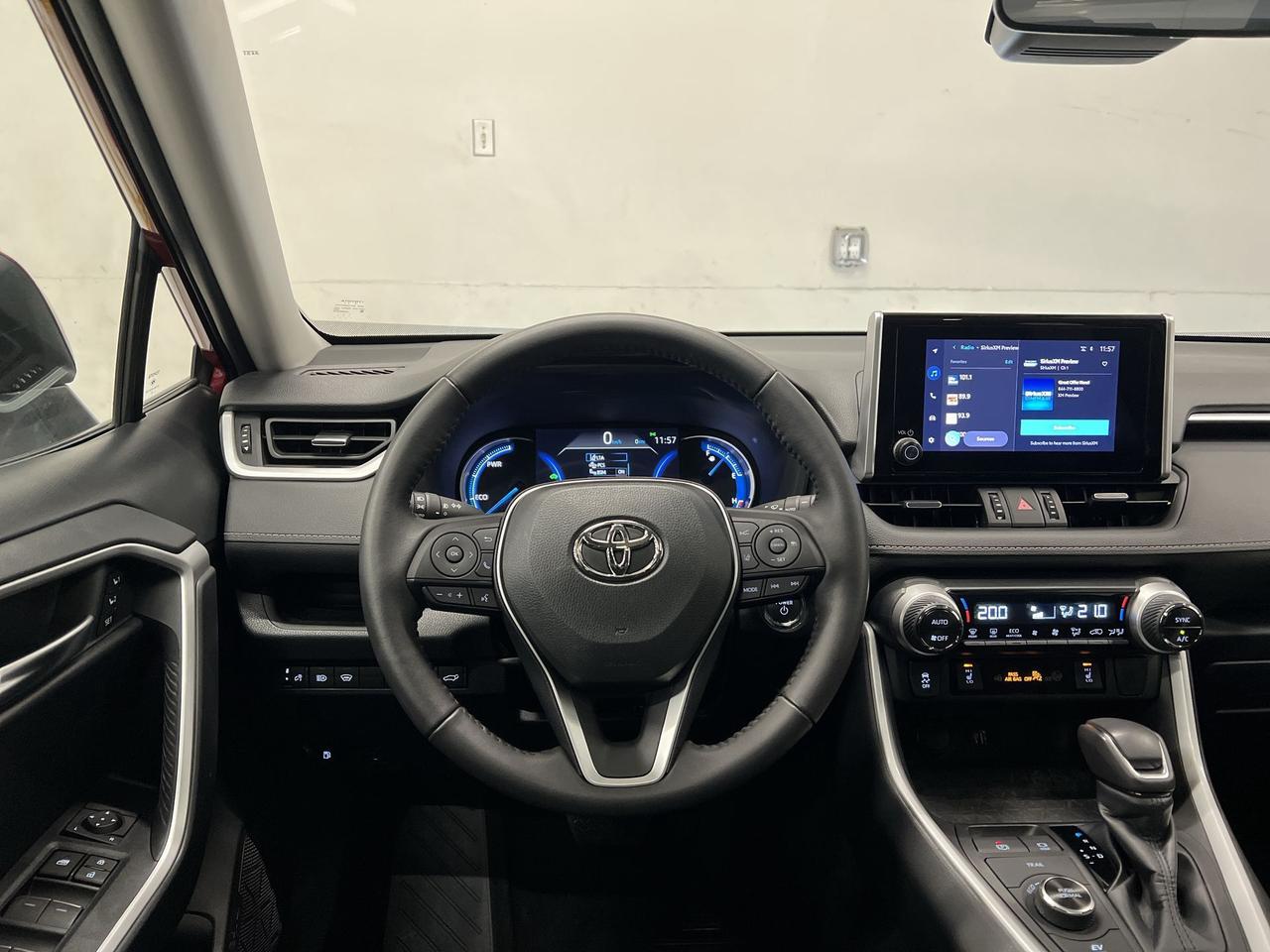 2023 Toyota RAV4 XLE PREMIUM AWD | HTD LEATHER | SUNROOF | CARPLAY Photo