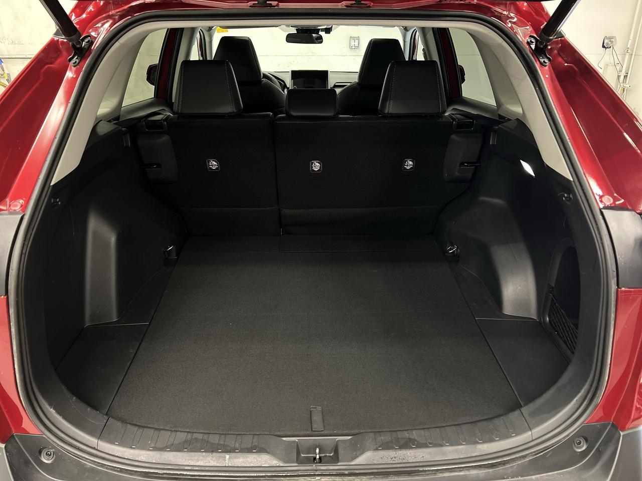 2023 Toyota RAV4 XLE PREMIUM AWD | HTD LEATHER | SUNROOF | CARPLAY Photo