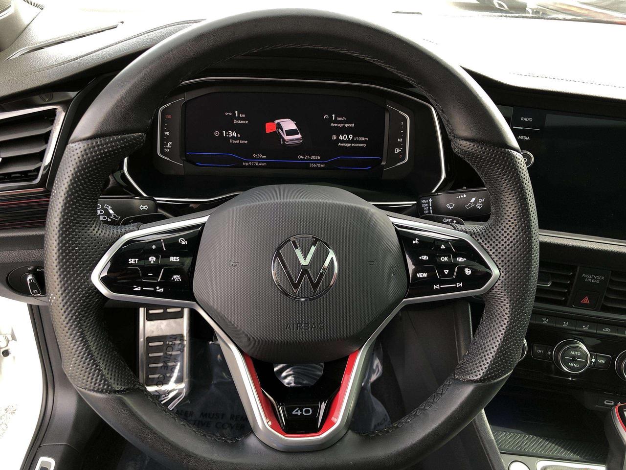 2024 Volkswagen Jetta 40th Anniversary Edition 40th ANNIVERSARY EDITION, PANO.ROOF, NAVI, BLIS, BK.CAM, HTD. SEATS Photo