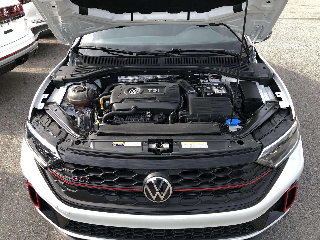2024 Volkswagen Jetta 40th Anniversary Edition 40th ANNIVERSARY EDITION, PANO.ROOF, NAVI, BLIS, BK.CAM, HTD. SEATS Photo