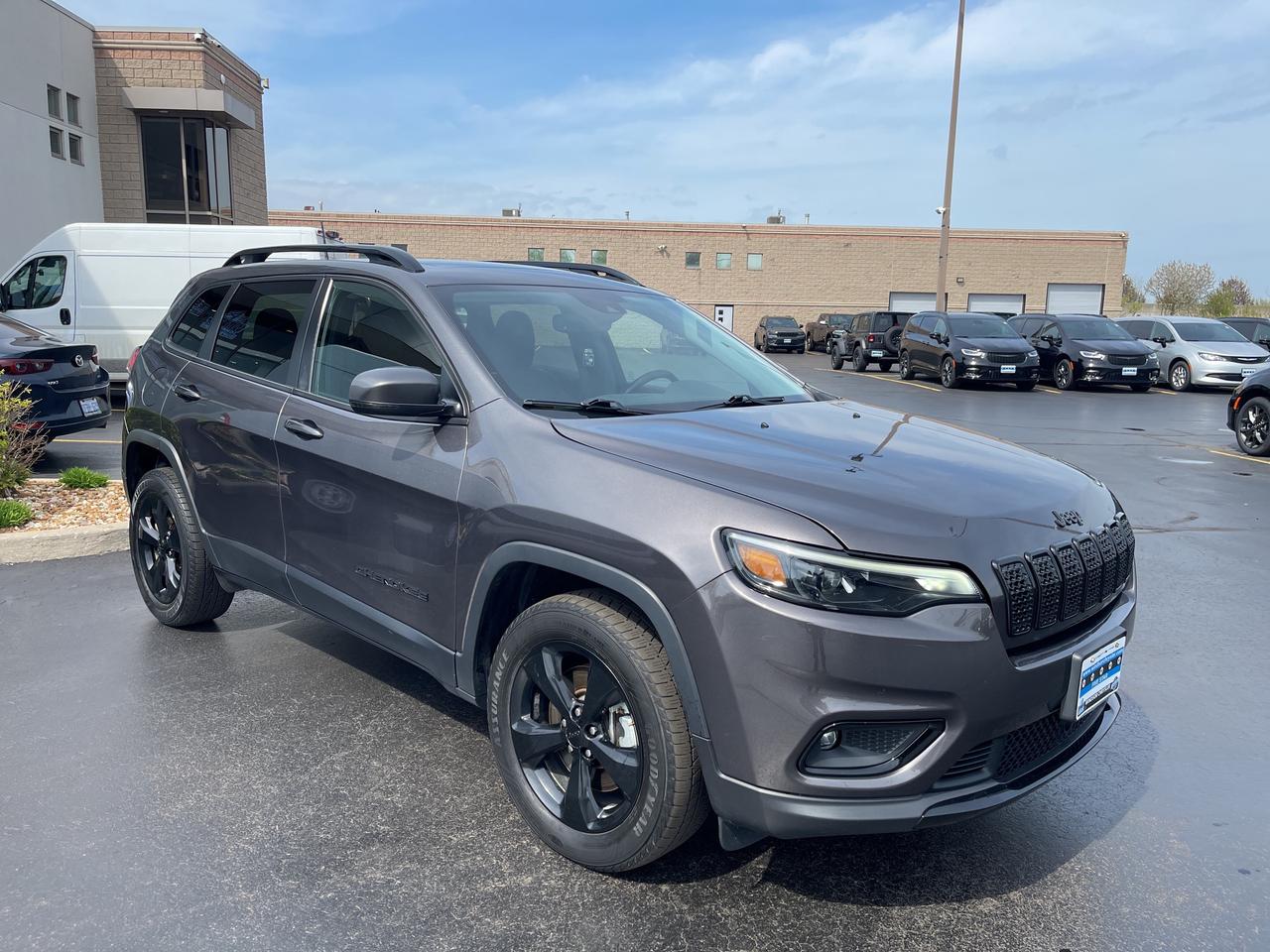 2021 Jeep Cherokee  Photo2