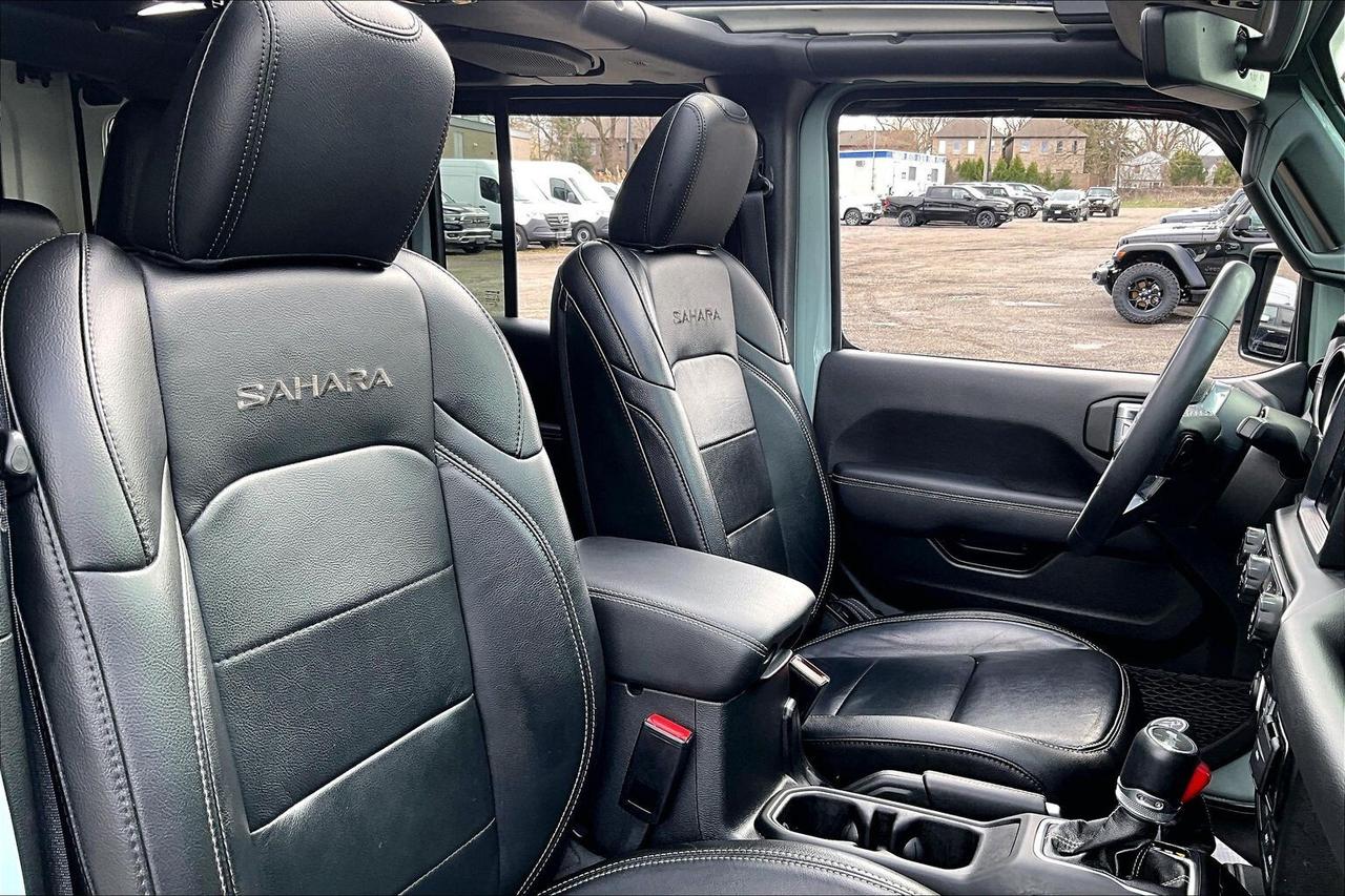 2023 Jeep Wrangler Sahara V6 |SkyTop |McKinley Leather |Tow Pkg |4X4 Photo
