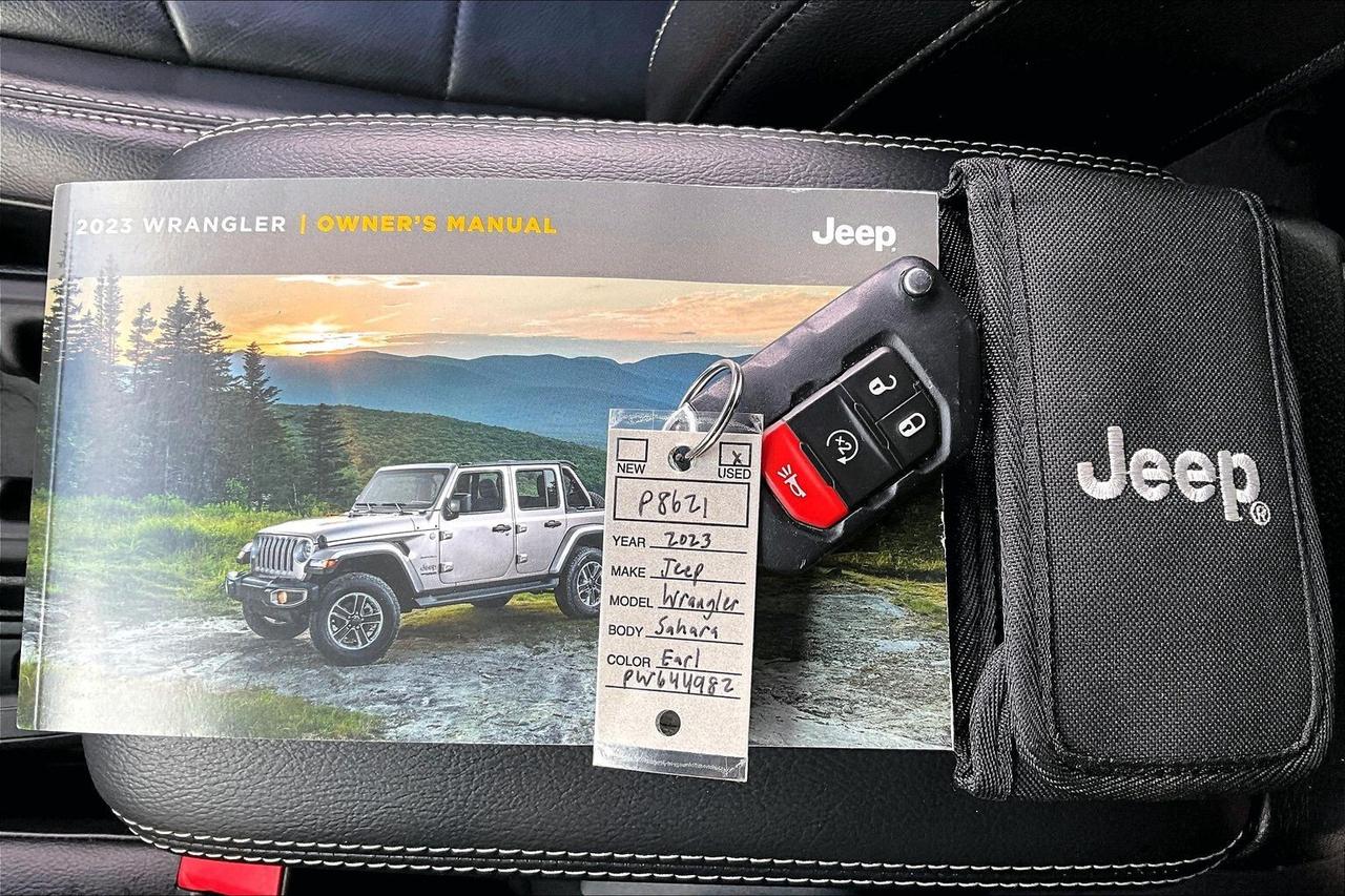 2023 Jeep Wrangler Sahara V6 |SkyTop |McKinley Leather |Tow Pkg |4X4 Photo