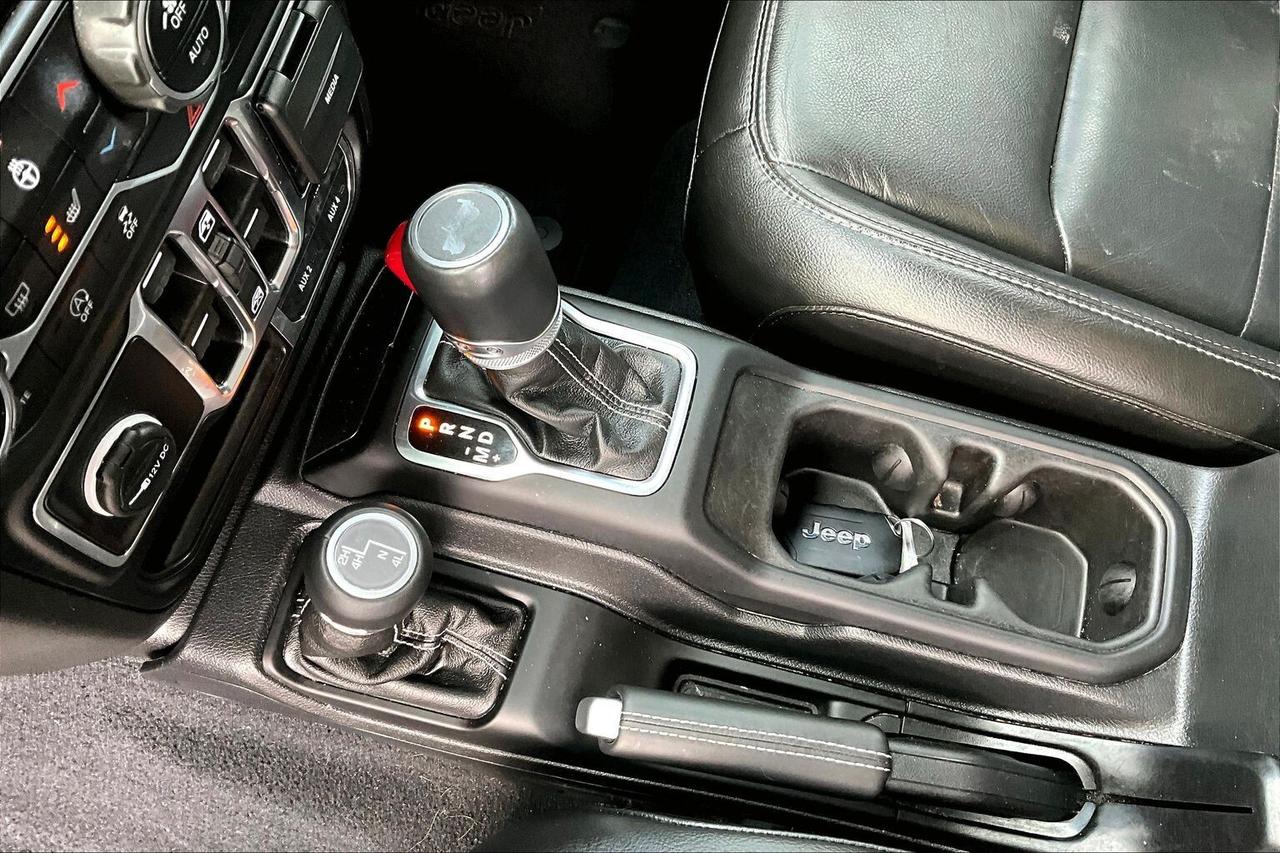 2023 Jeep Wrangler Sahara V6 |SkyTop |McKinley Leather |Tow Pkg |4X4 Photo