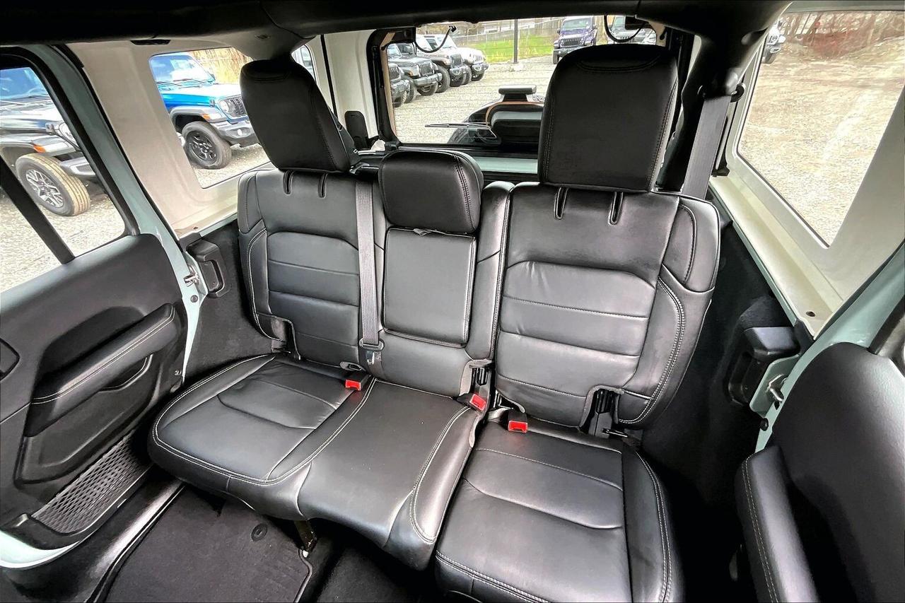 2023 Jeep Wrangler Sahara V6 |SkyTop |McKinley Leather |Tow Pkg |4X4 Photo