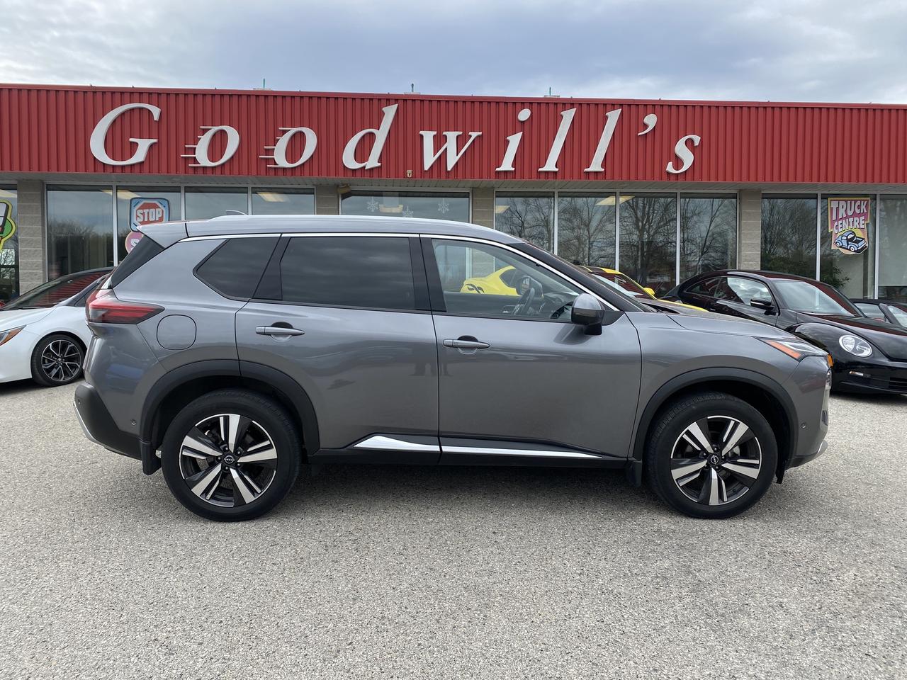 Used 2023 Nissan Rogue PLATINUM, CLEAN CARFAX, SUNROOF, REMOTE START! for sale in London, ON