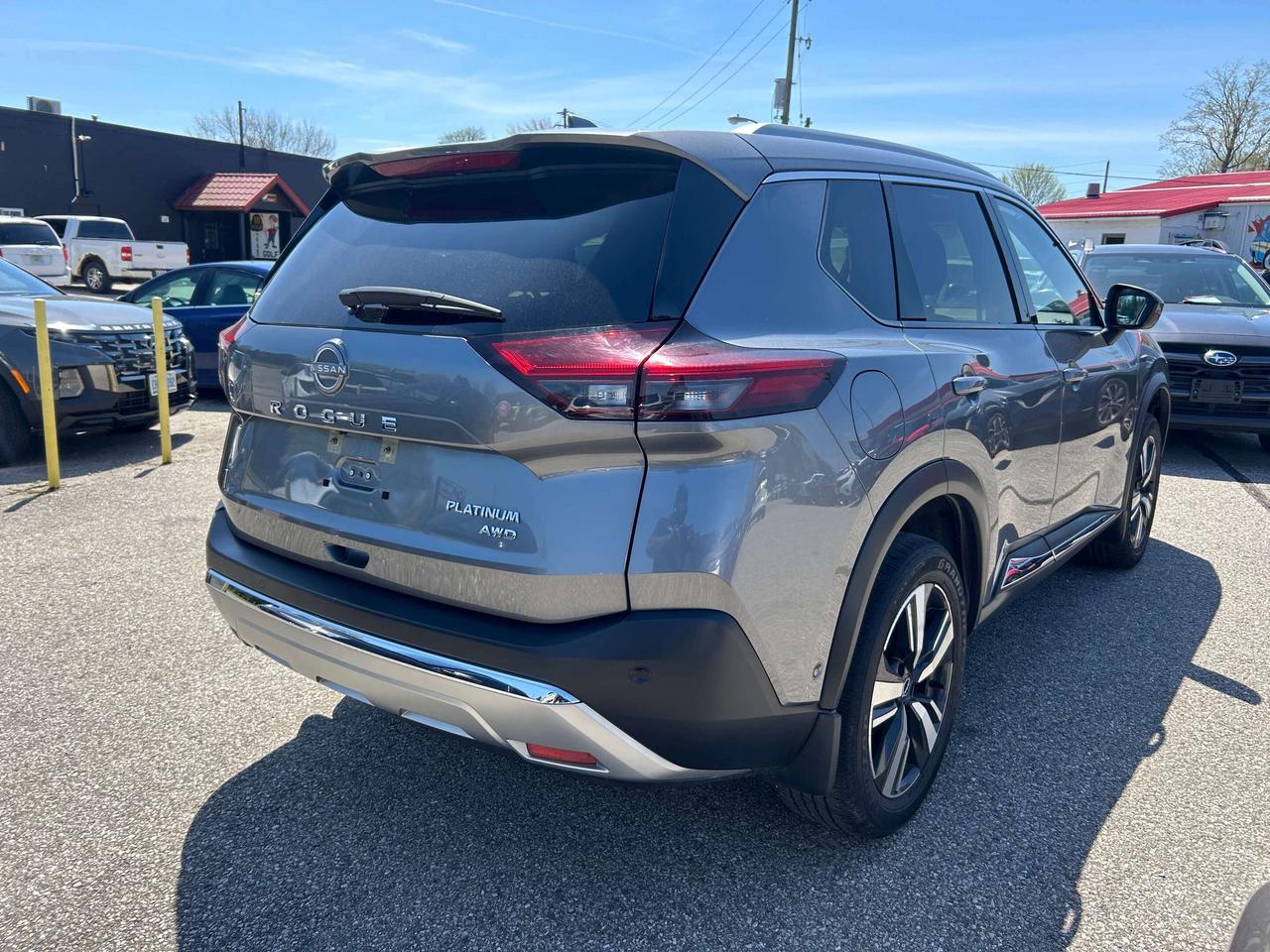 2023 Nissan Rogue PLATINUM, CLEAN CARFAX, SUNROOF, REMOTE START! Photo