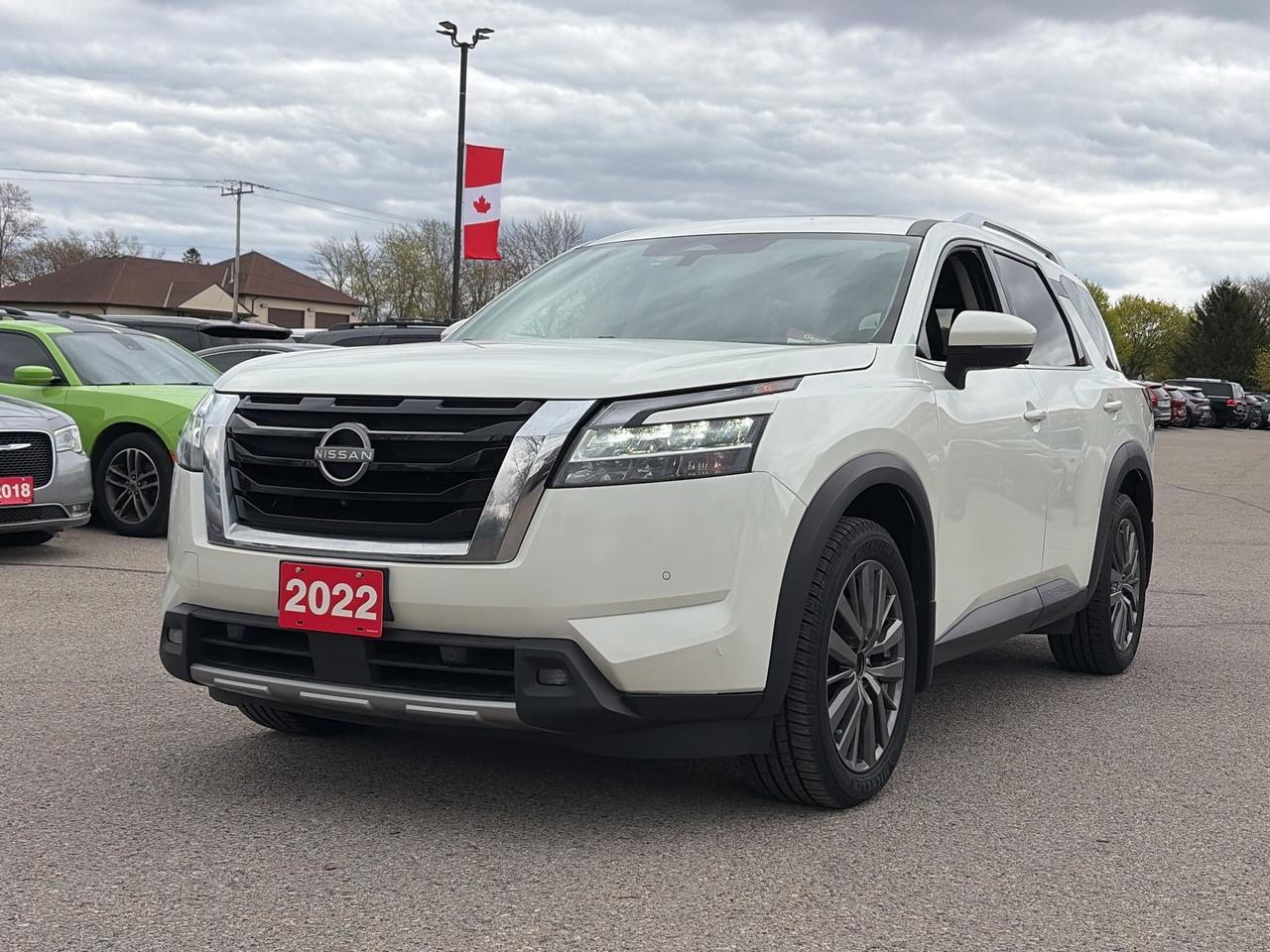 2022 Nissan Pathfinder SL, AWD, LEATHER, MOONROOF, REMOTE START! Photo