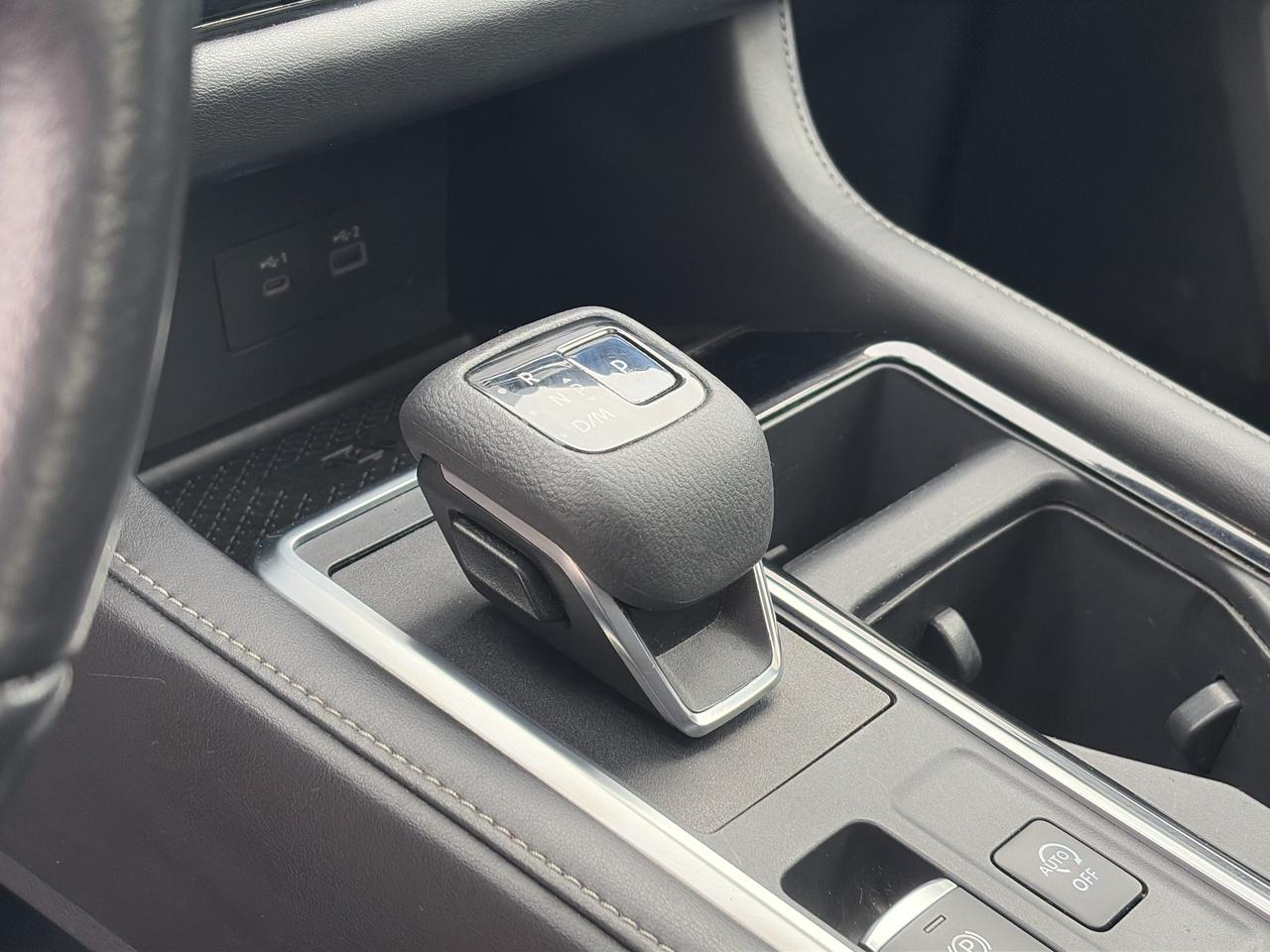 2022 Nissan Pathfinder SL, AWD, LEATHER, MOONROOF, REMOTE START! Photo
