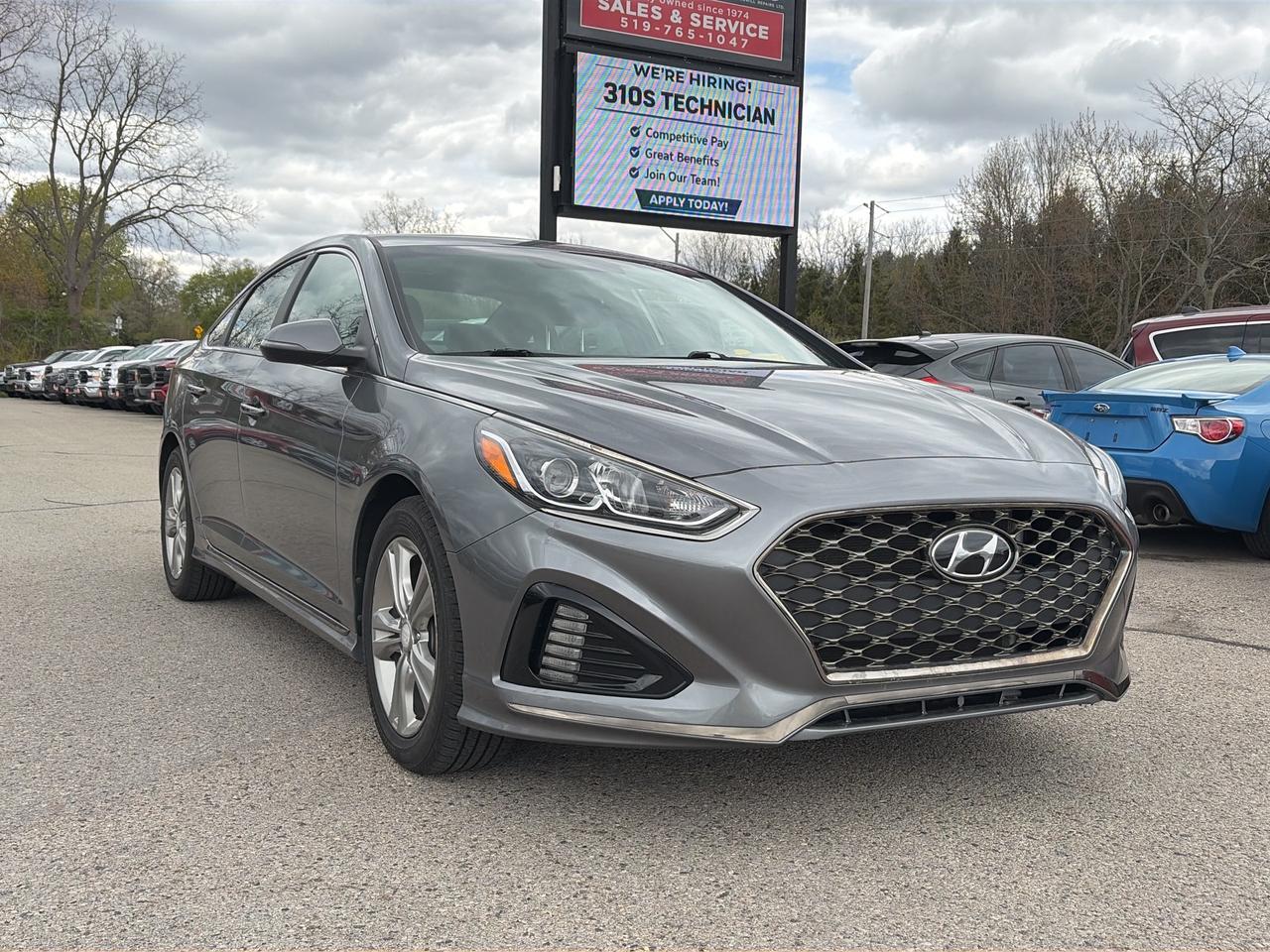 2018 Hyundai Sonata SPORT, CLEAN CARFAX, HEATED LEATHER, BACK UP CAM! Photo