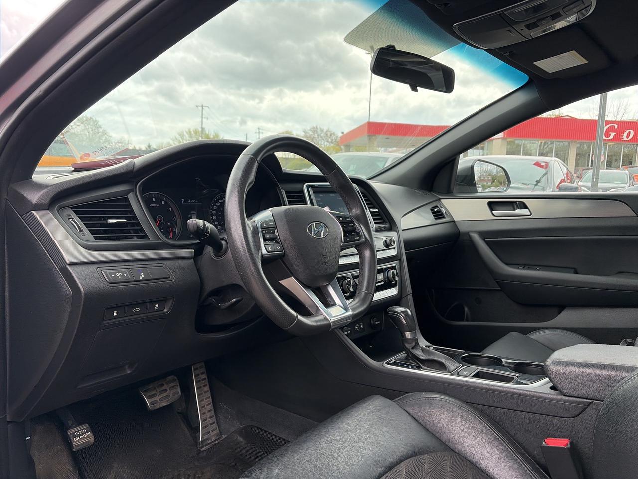 2018 Hyundai Sonata SPORT, CLEAN CARFAX, HEATED LEATHER, BACK UP CAM! - Photo #12