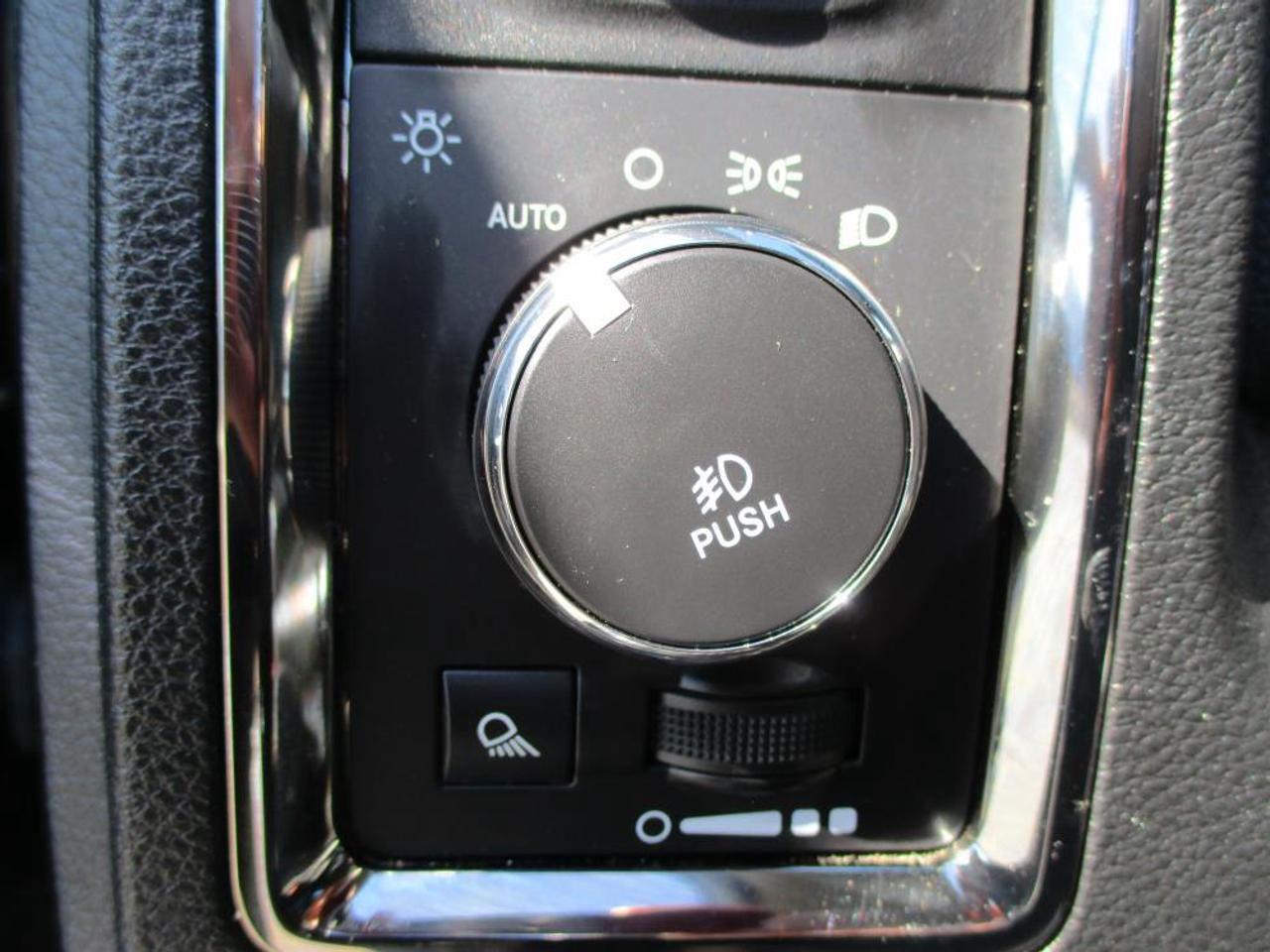 2015 RAM 1500 SPORT QUAD CAB 4WD - Photo #9