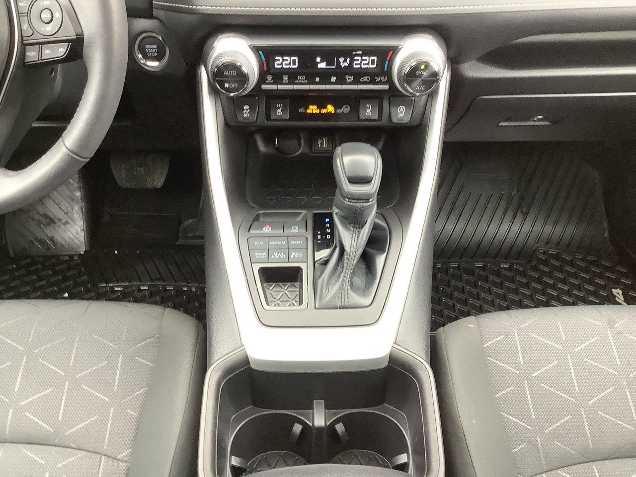 2023 Toyota RAV4 XLE Photo