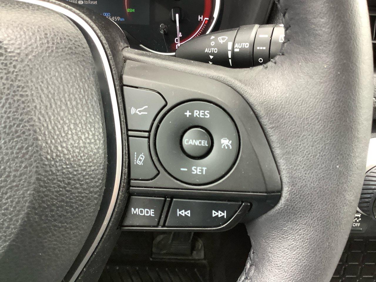 2023 Toyota RAV4 XLE Photo