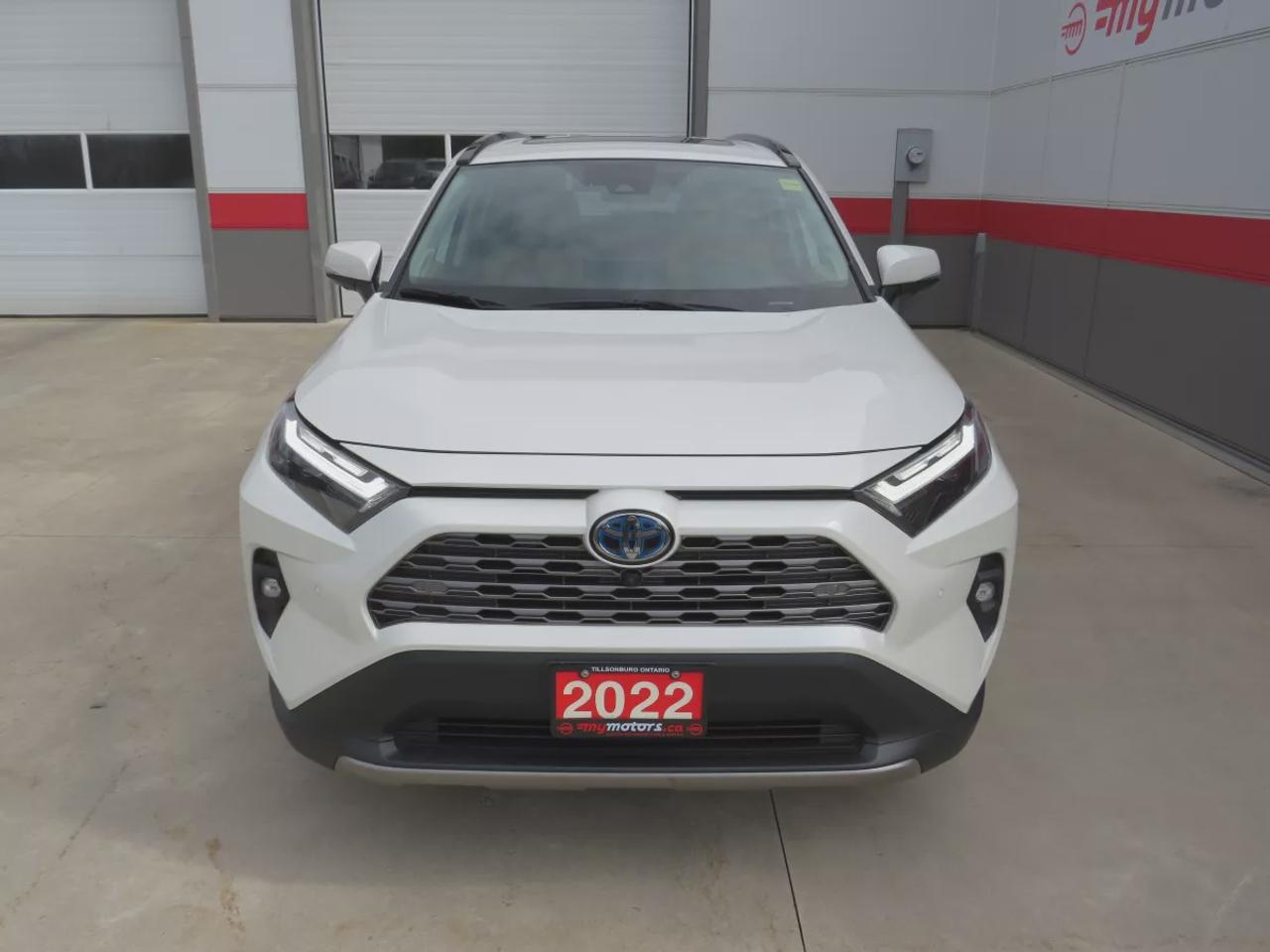 2022 Toyota RAV4 Hybrid Limited | Low KM | AWD | Leather | Navigation | Sunroof | Heated Front + Rear Seats | 360 Reverse Camera| Photo
