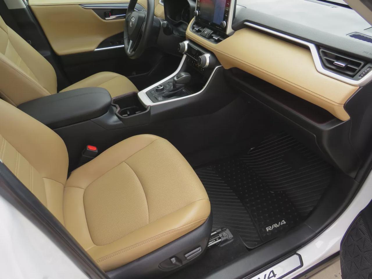 2022 Toyota RAV4 Hybrid Limited | Low KM | AWD | Leather | Navigation | Sunroof | Heated Front + Rear Seats | 360 Reverse Camera| Photo