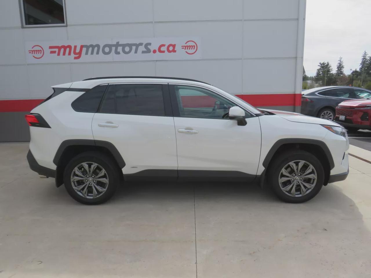 2022 Toyota RAV4 Hybrid Limited | Low KM | AWD | Leather | Navigation | Sunroof | Heated Front + Rear Seats | 360 Reverse Camera| Photo