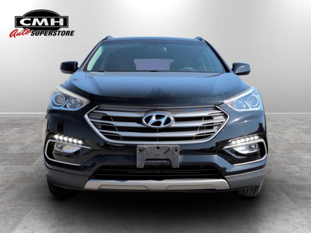 2017 Hyundai Santa Fe Sport 2.4L FWD  **LOW MILEAGE** Photo