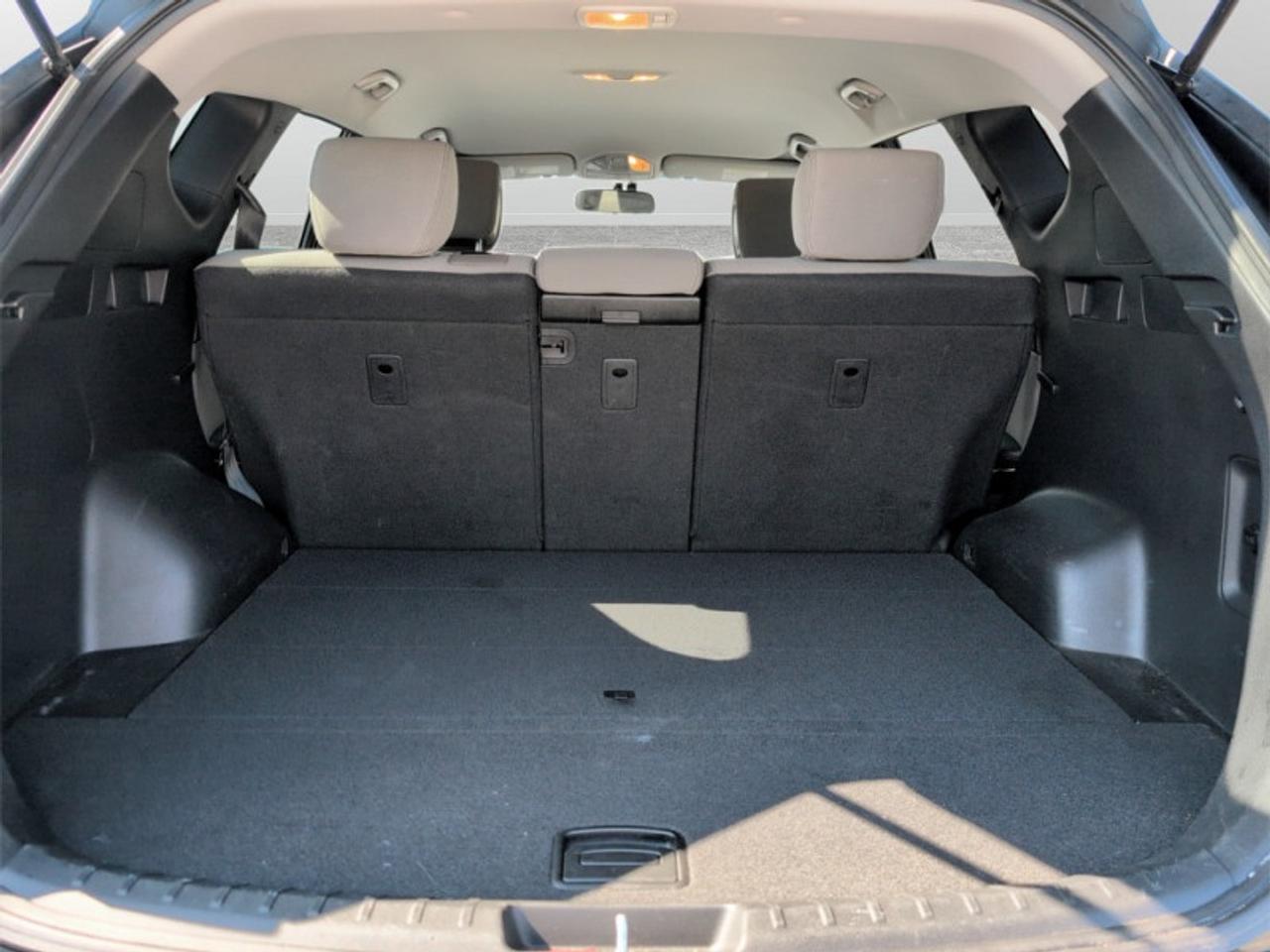 2017 Hyundai Santa Fe Sport 2.4L FWD  **LOW MILEAGE** Photo