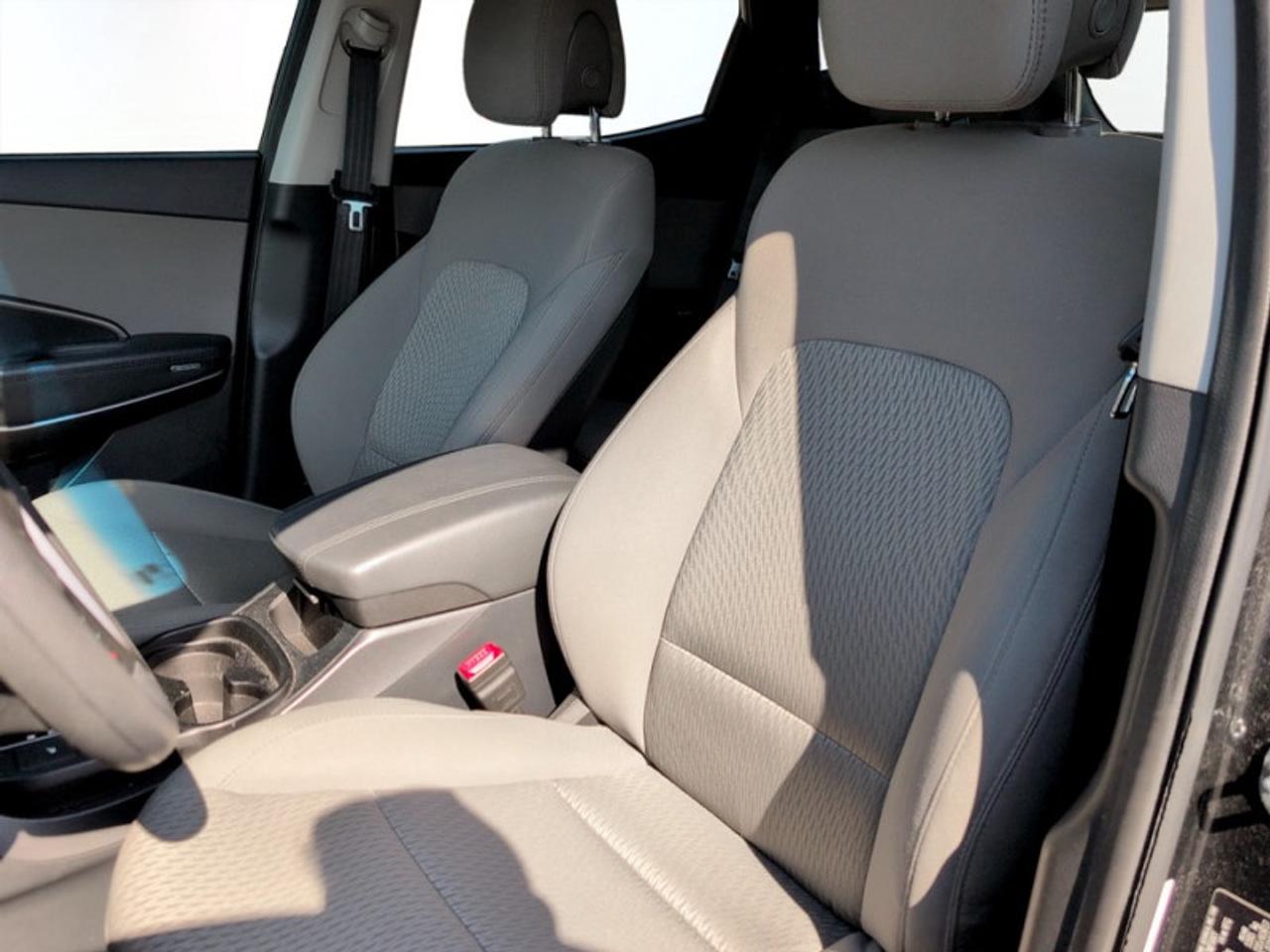 2017 Hyundai Santa Fe Sport 2.4L FWD  **LOW MILEAGE** Photo