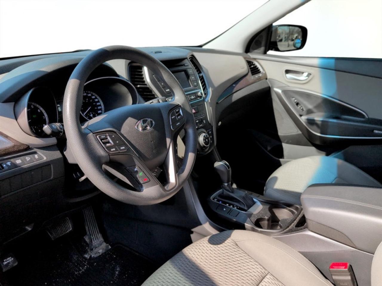 2017 Hyundai Santa Fe Sport 2.4L FWD  **LOW MILEAGE** Photo