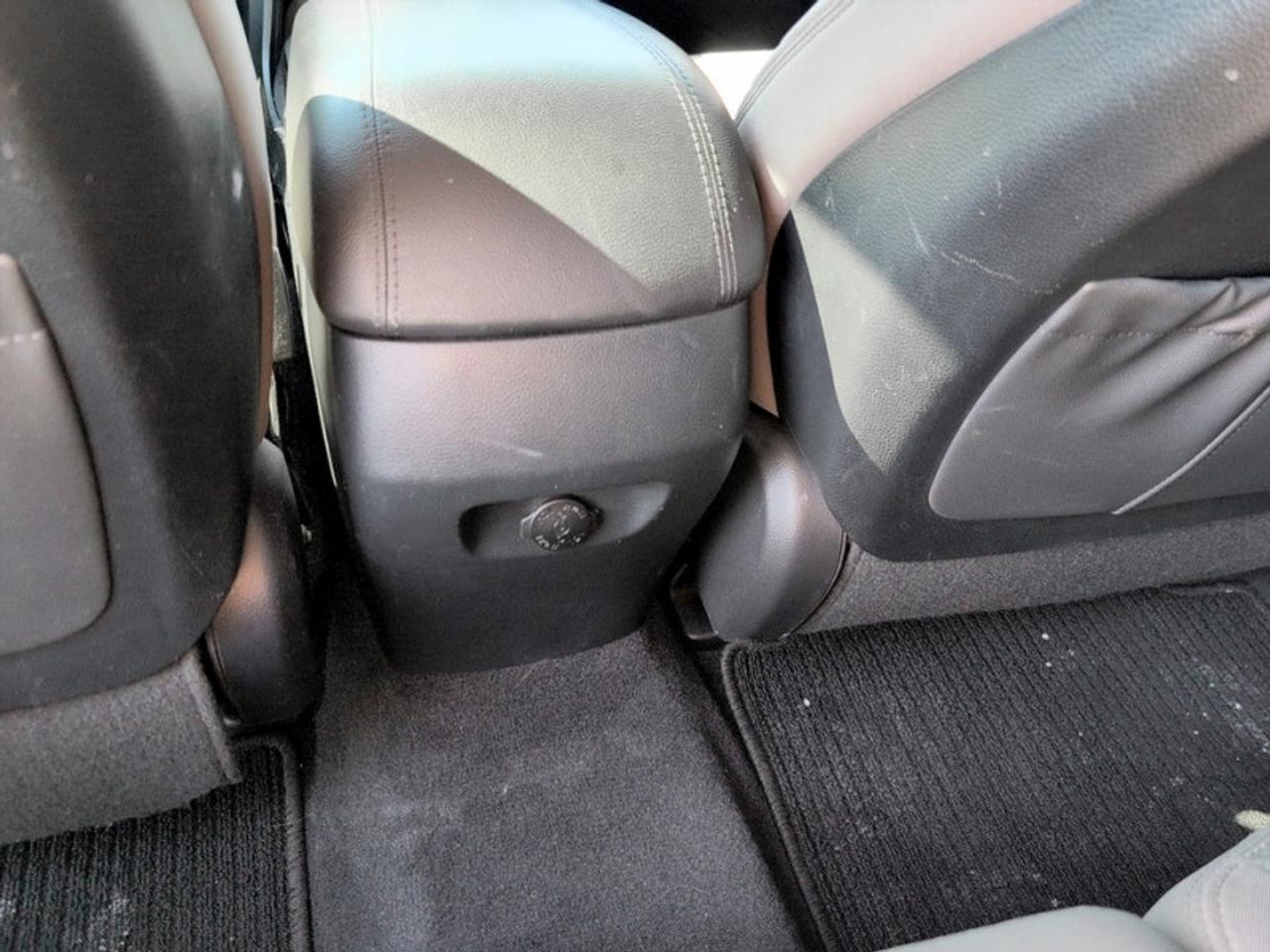 2017 Hyundai Santa Fe Sport 2.4L FWD  **LOW MILEAGE** Photo