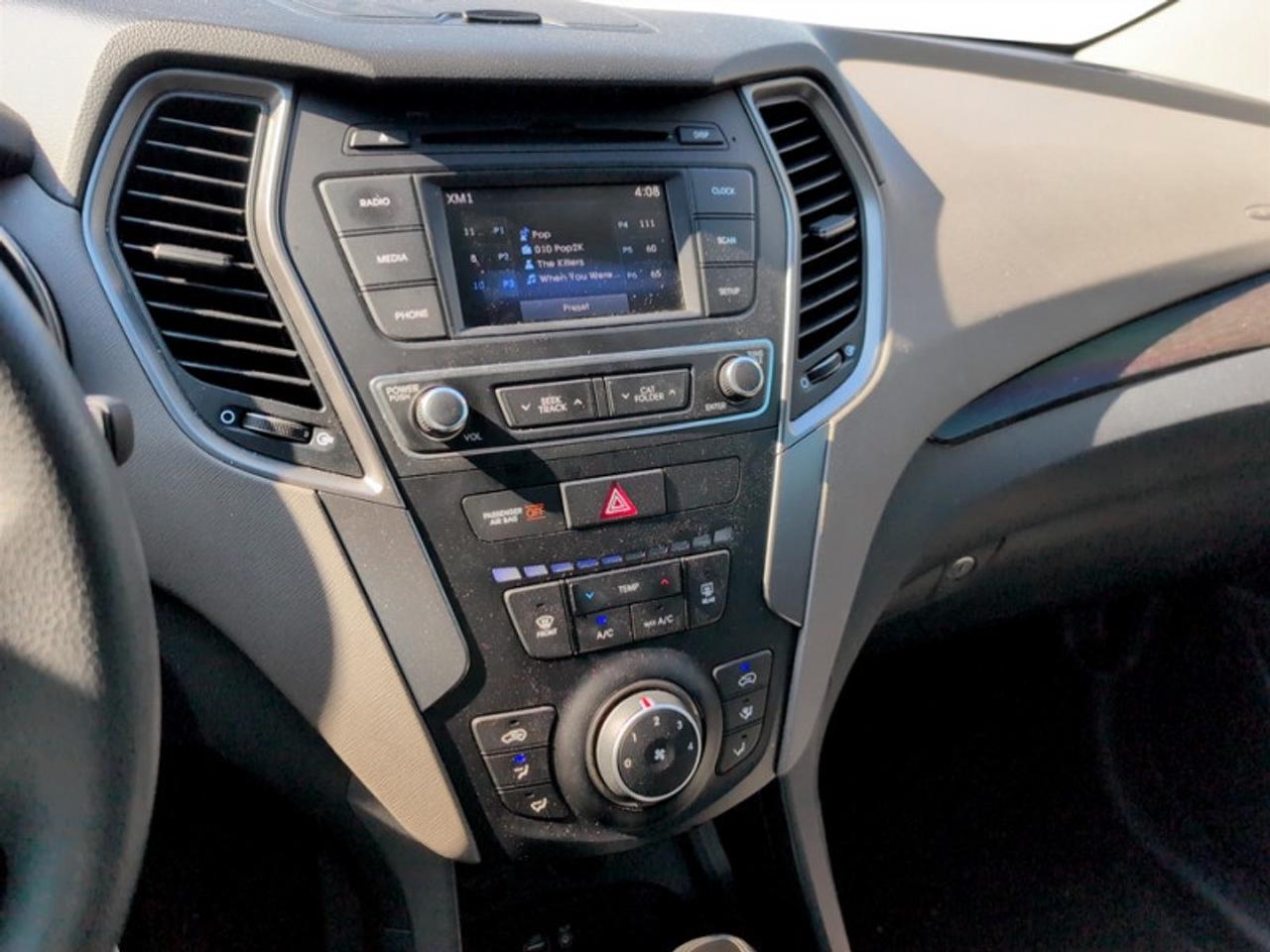 2017 Hyundai Santa Fe Sport 2.4L FWD  **LOW MILEAGE** Photo