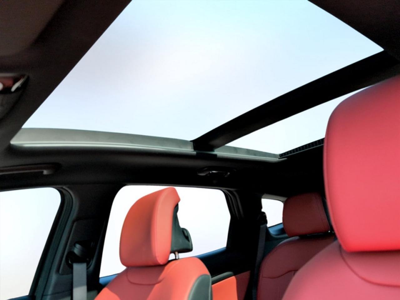 2025 Kia Sportage Plug-In Hybrid SX  **CLEAN CARFAX** Photo