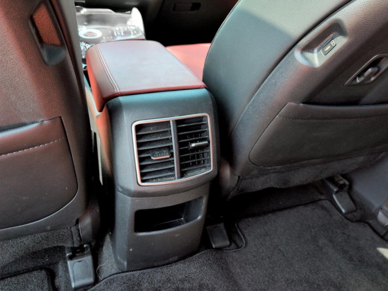 2025 Kia Sportage Plug-In Hybrid SX  **CLEAN CARFAX** Photo